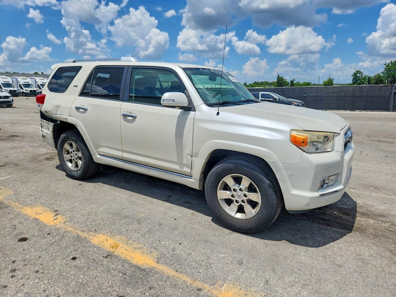 2013 Toyota 4runner Sr5 Белый vin: JTEZU5JR2D5049100