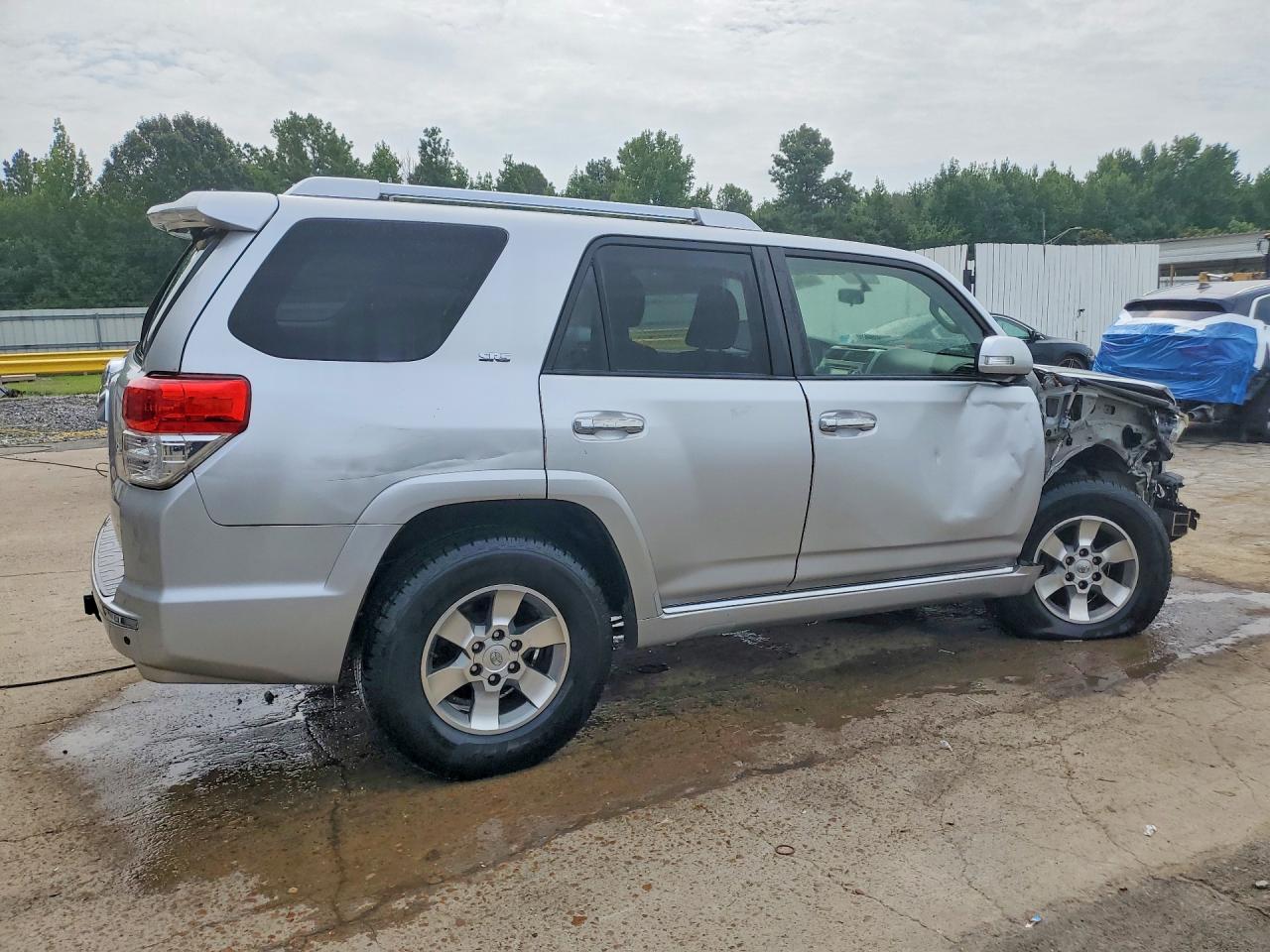 2013 Toyota 4runner Sr5 Silver vin: JTEZU5JR2D5049680