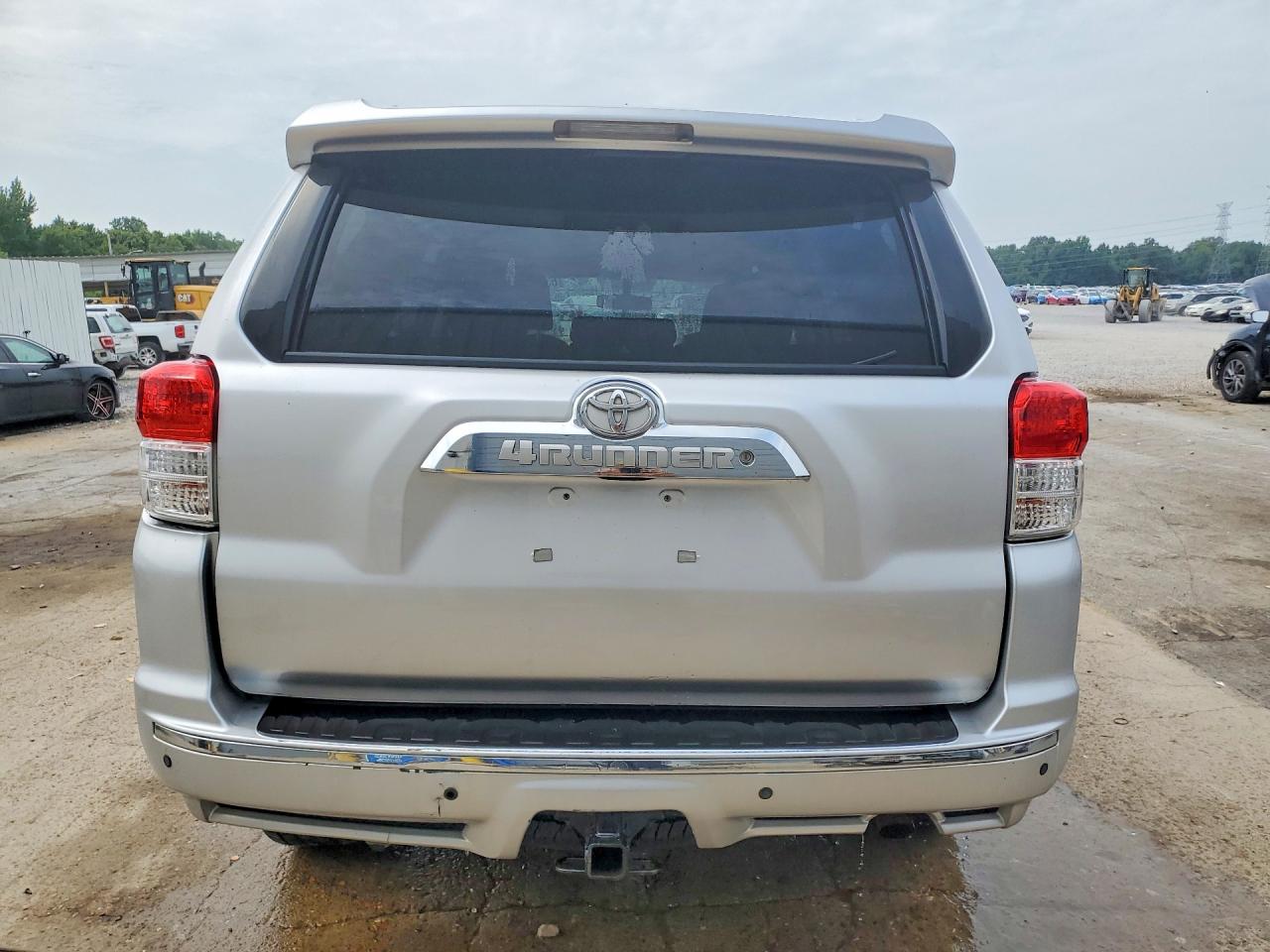 2013 Toyota 4runner Sr5 Silver vin: JTEZU5JR2D5049680