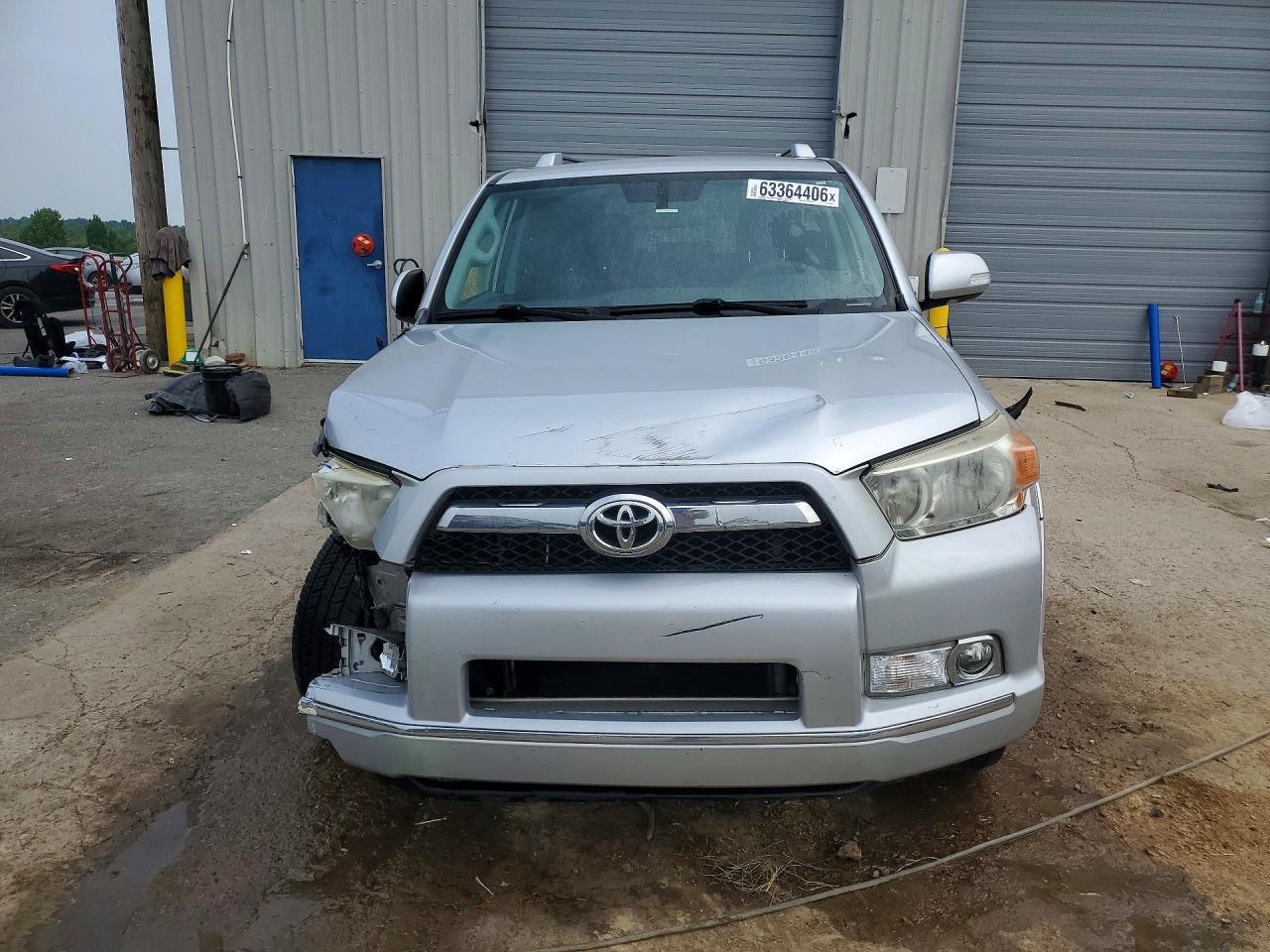 2013 Toyota 4runner Sr5 Silver vin: JTEZU5JR2D5049680