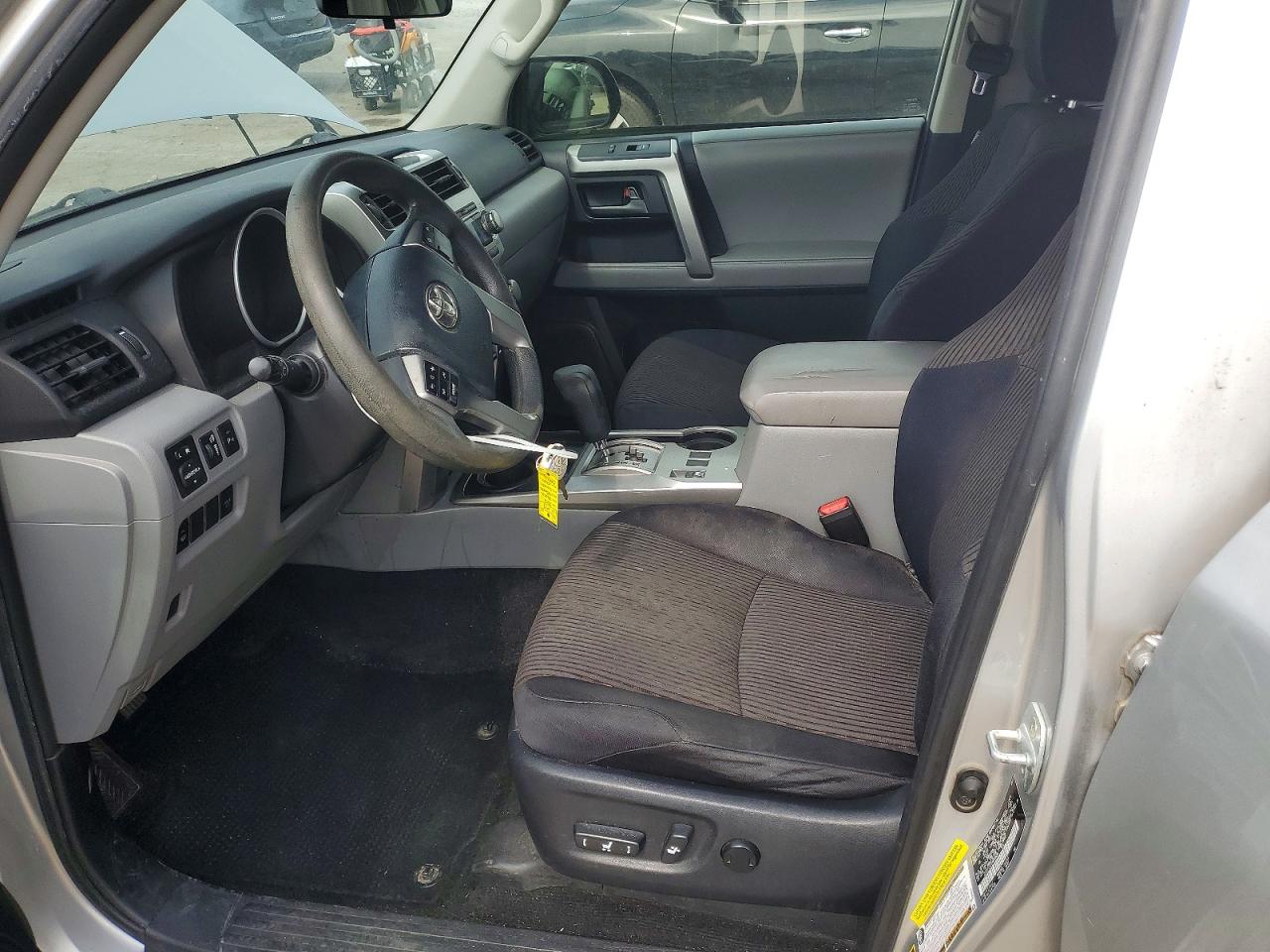 2013 Toyota 4runner Sr5 Silver vin: JTEZU5JR2D5049680