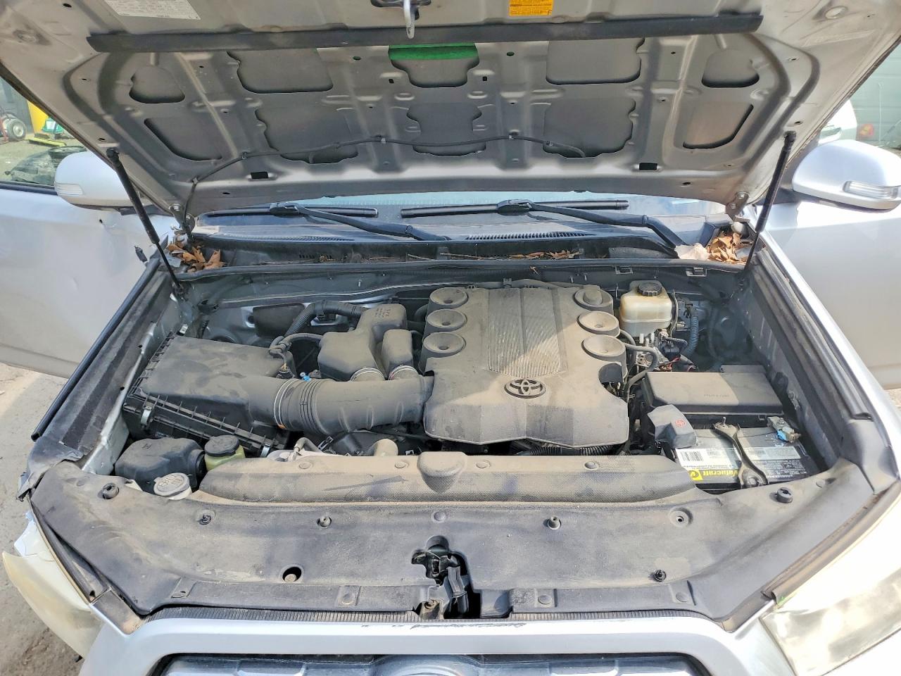 2013 Toyota 4runner Sr5 Silver vin: JTEZU5JR2D5049680