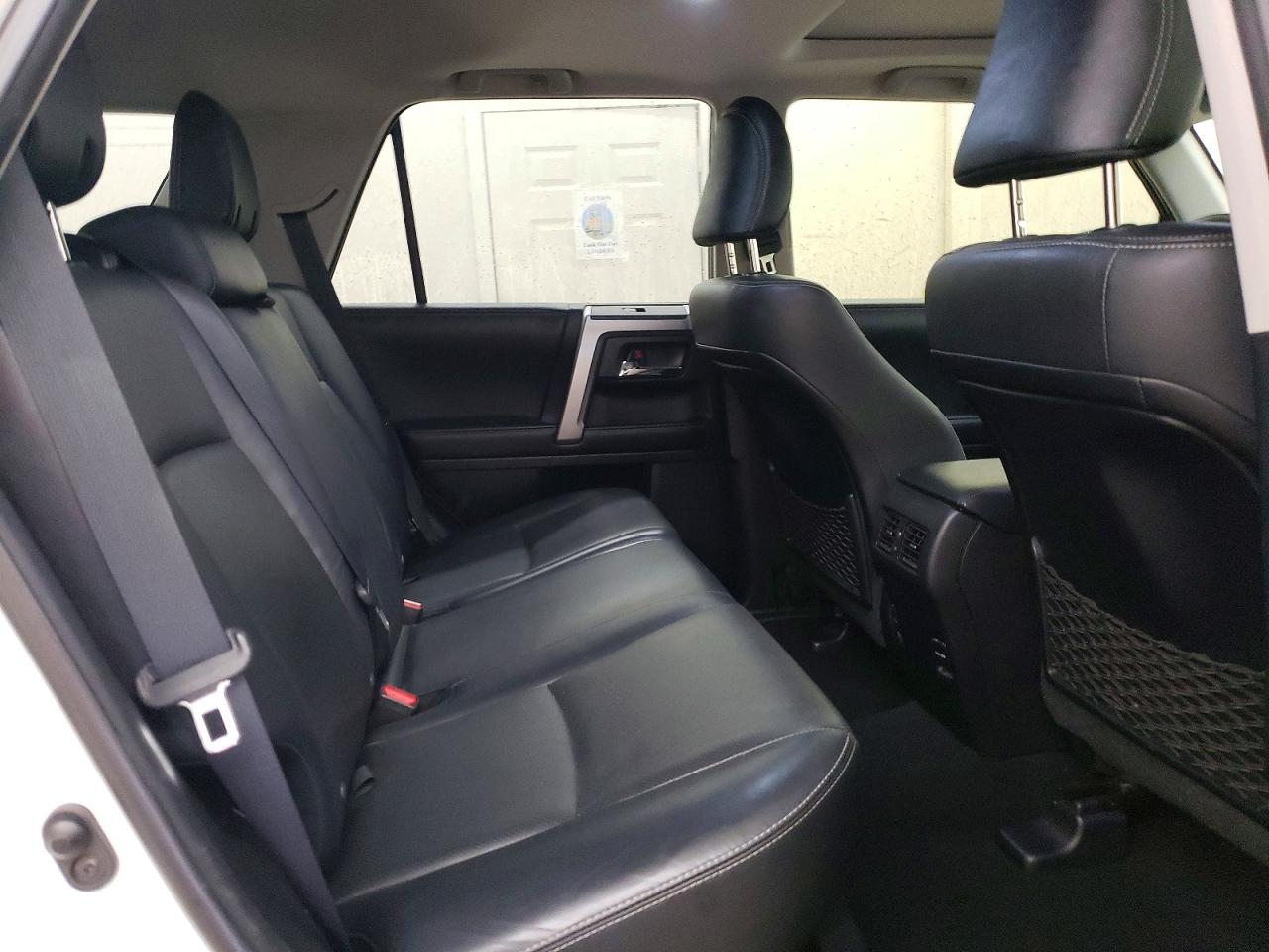 2015 Toyota 4runner Limited White vin: JTEZU5JR2F5103501