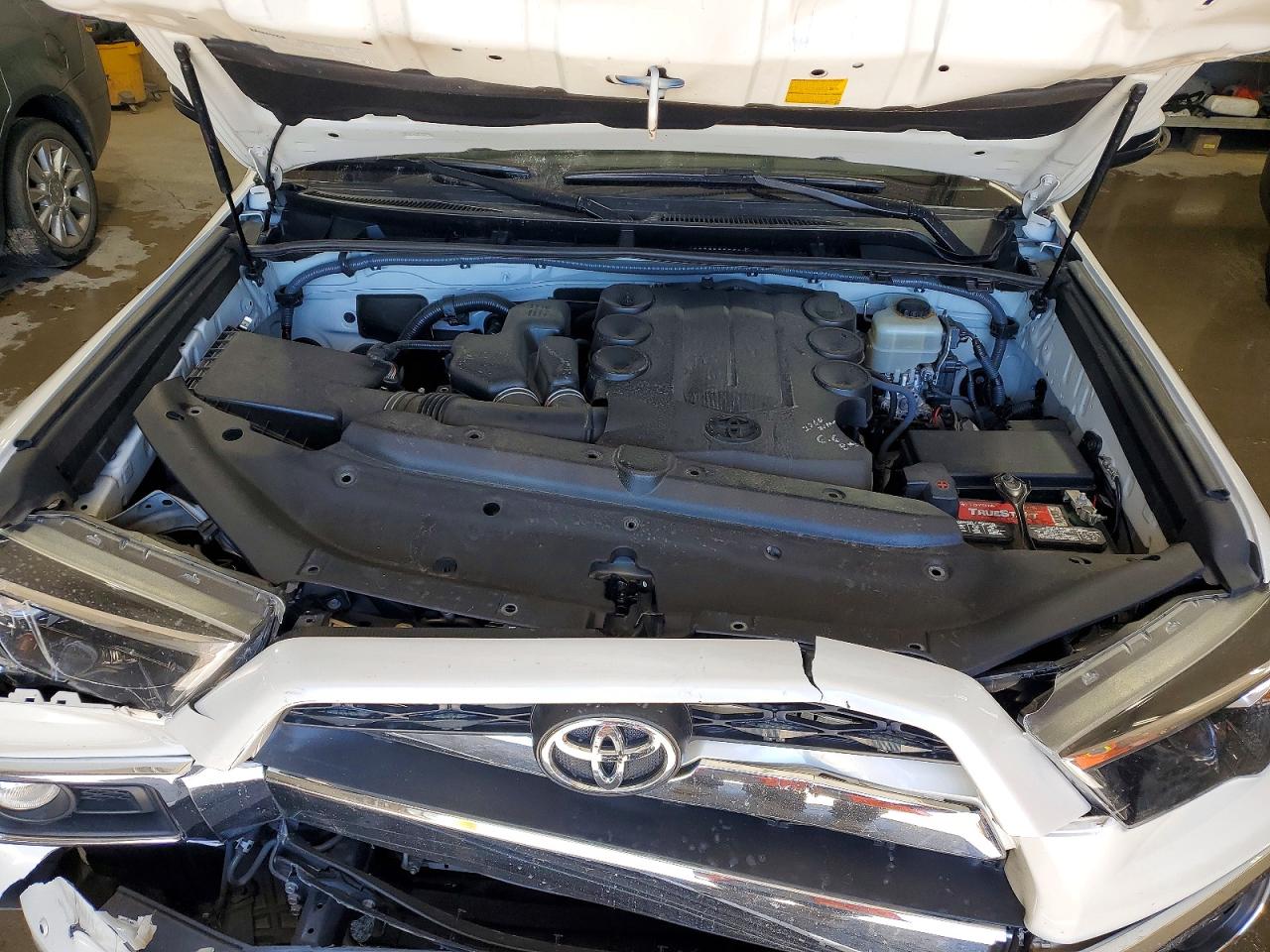 2015 Toyota 4runner Limited White vin: JTEZU5JR2F5103501