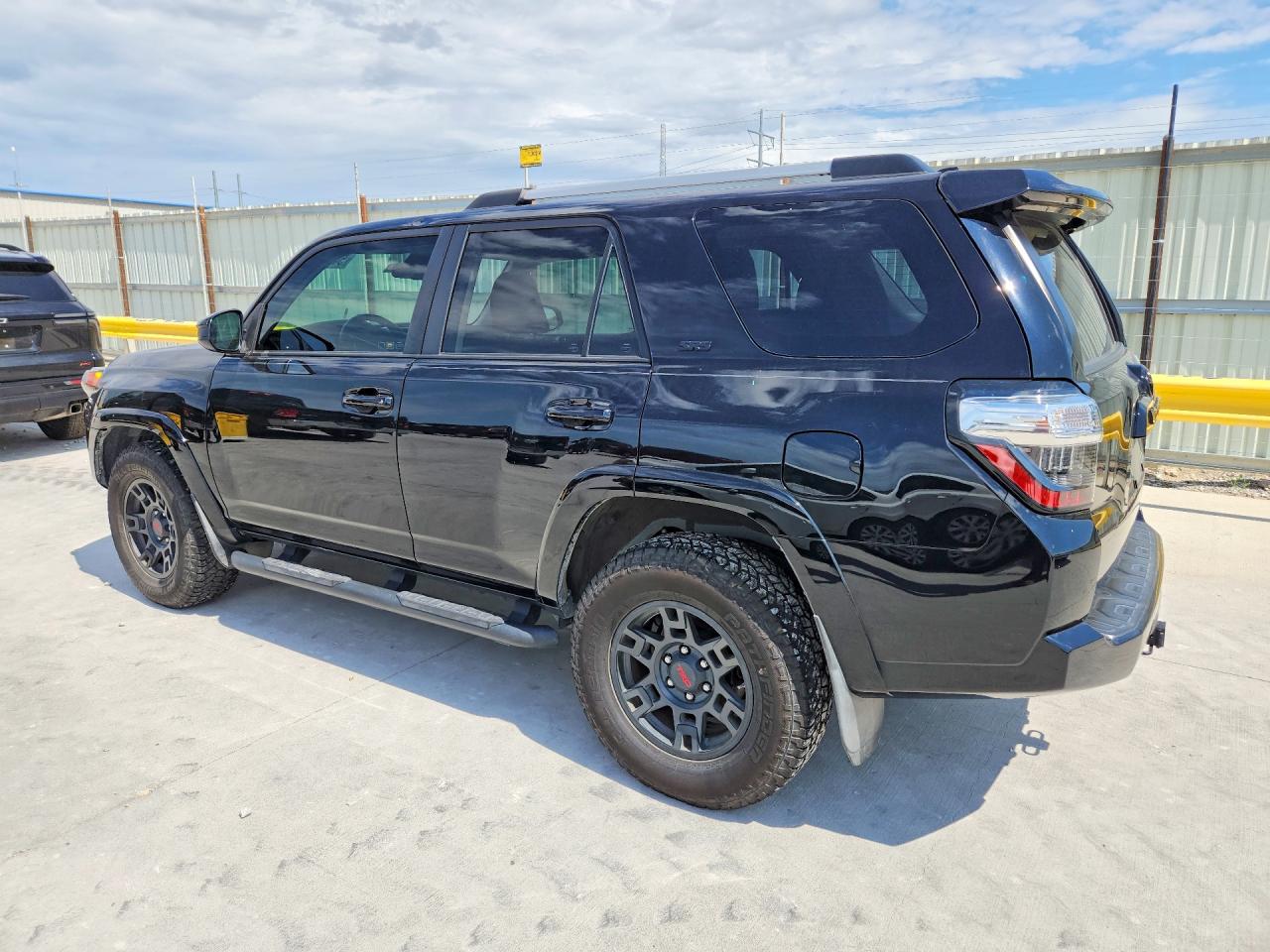 2020 Toyota 4runner Sr5 Black vin: JTEZU5JR2L5228056