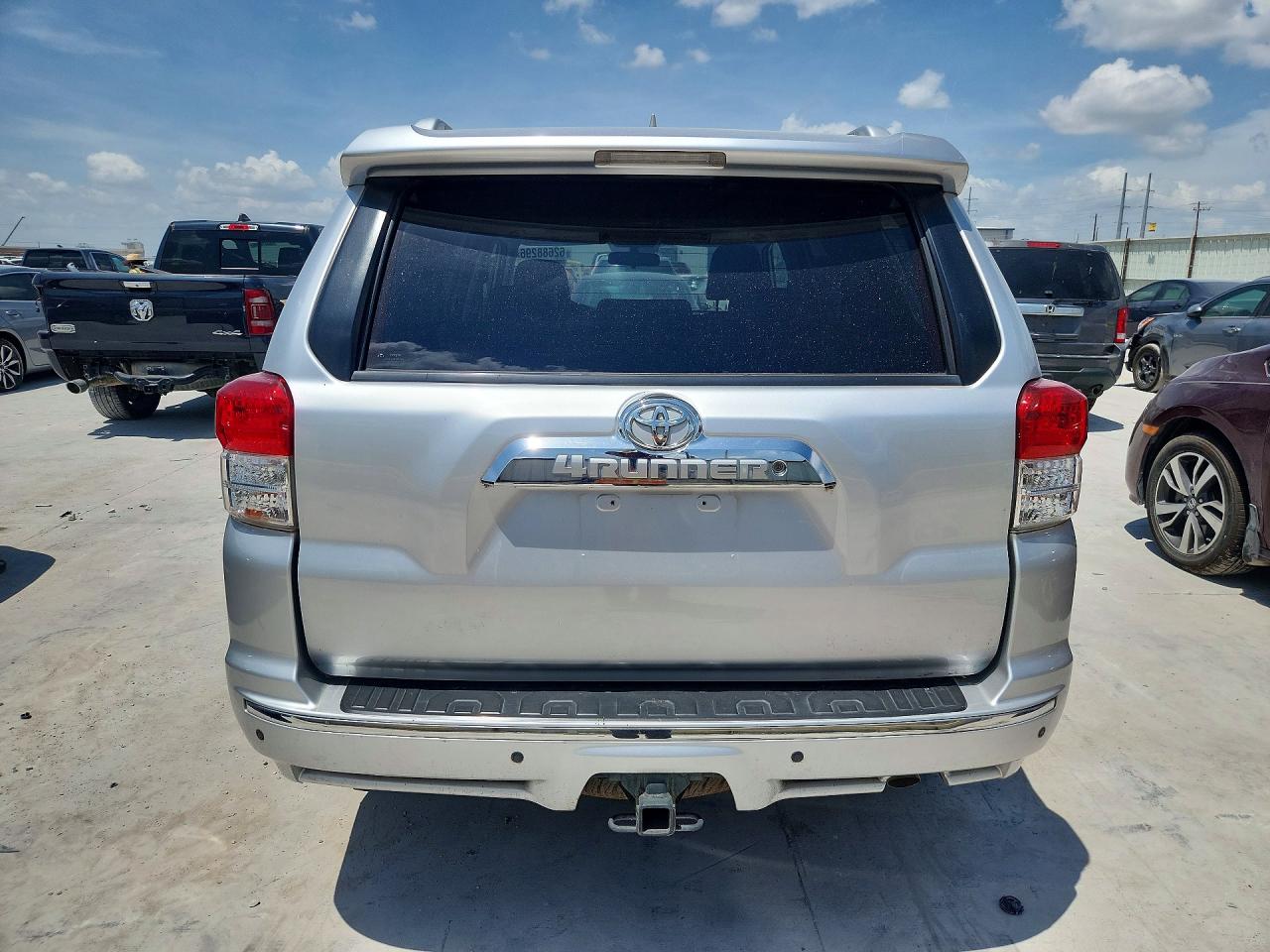 2010 Toyota 4runner Sr5 Silver vin: JTEZU5JR3A5000807