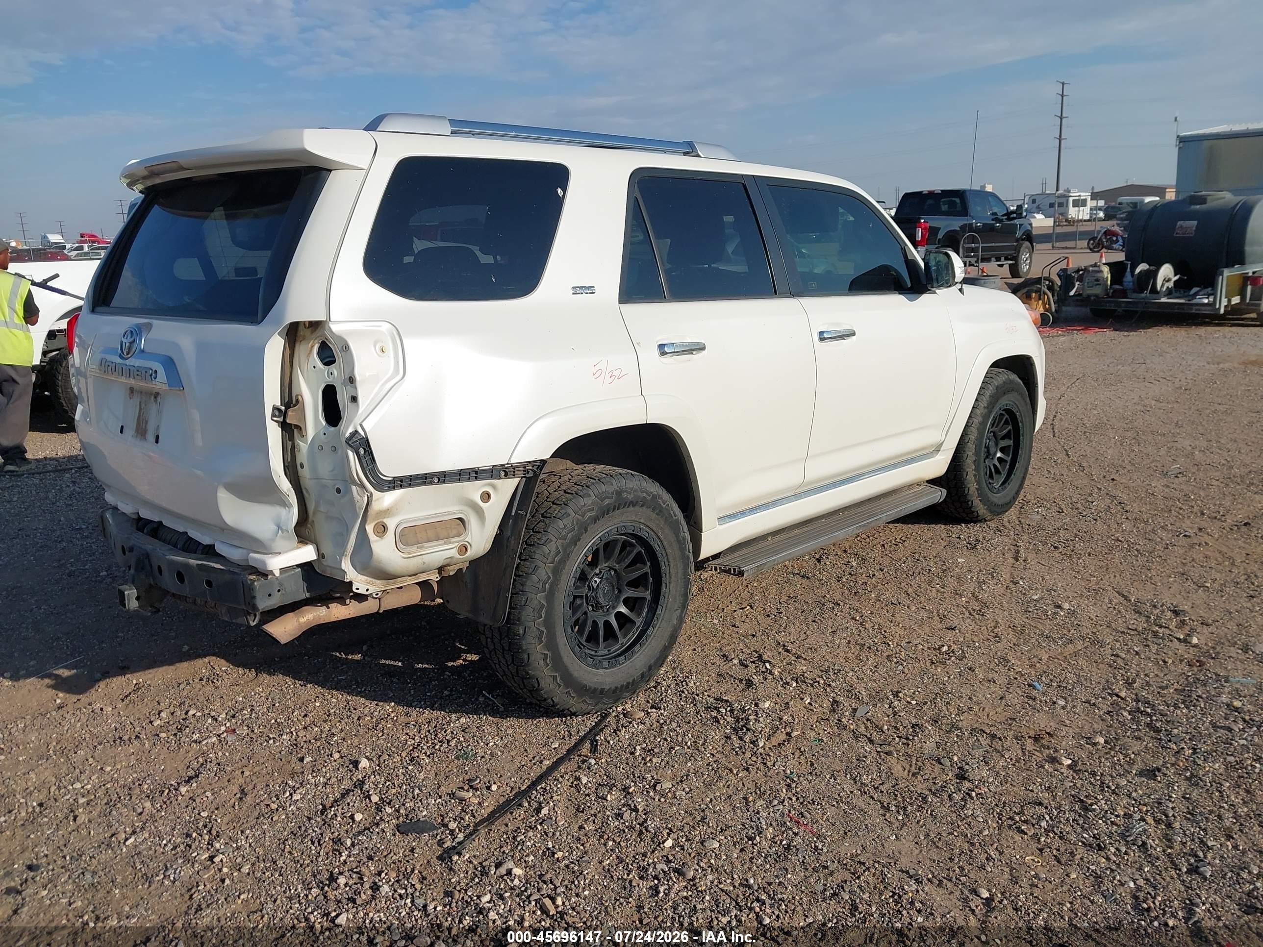 2011 Toyota 4runner Sr5 V6 White vin: JTEZU5JR3B5015213