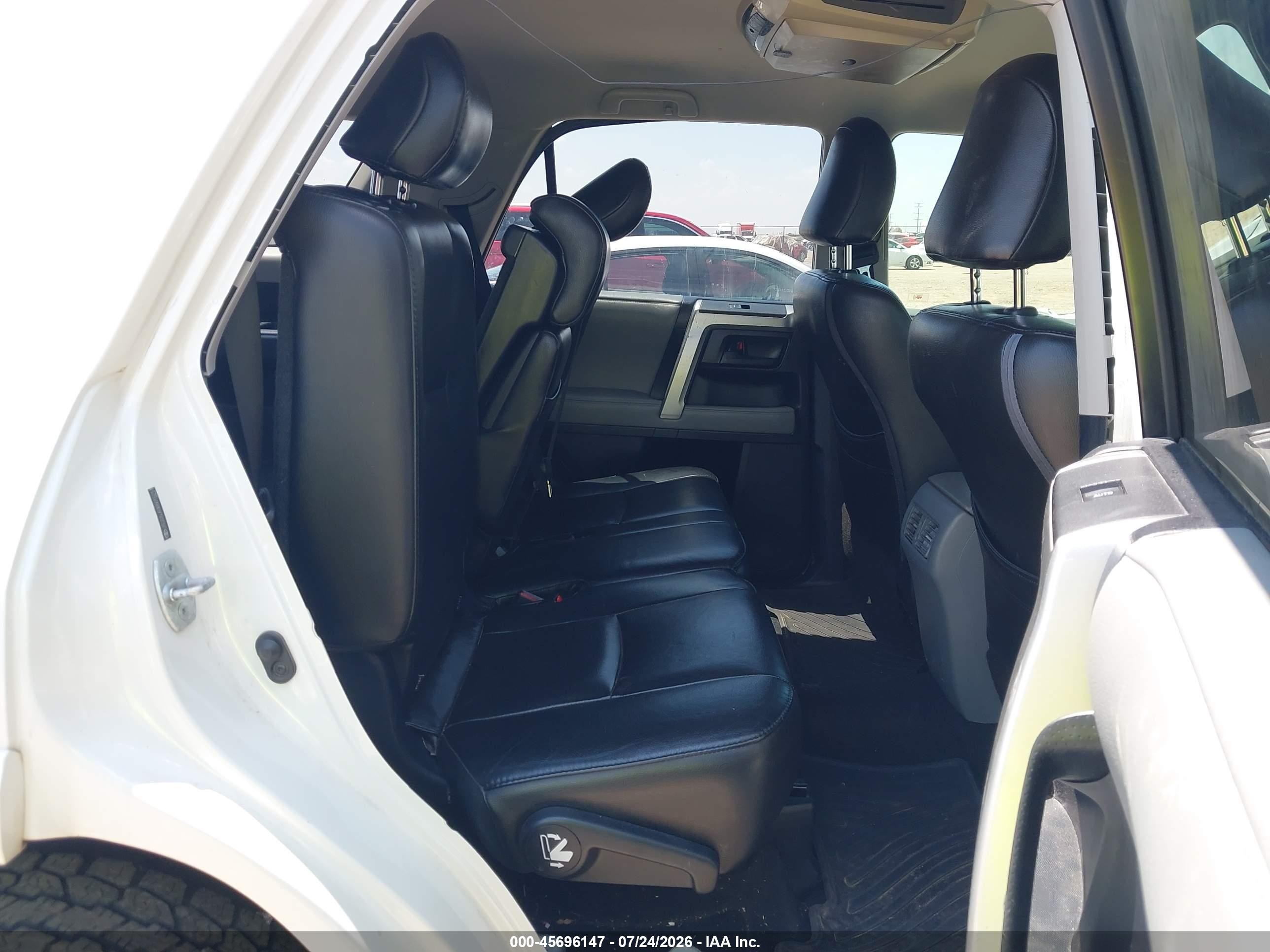 2011 Toyota 4runner Sr5 V6 White vin: JTEZU5JR3B5015213