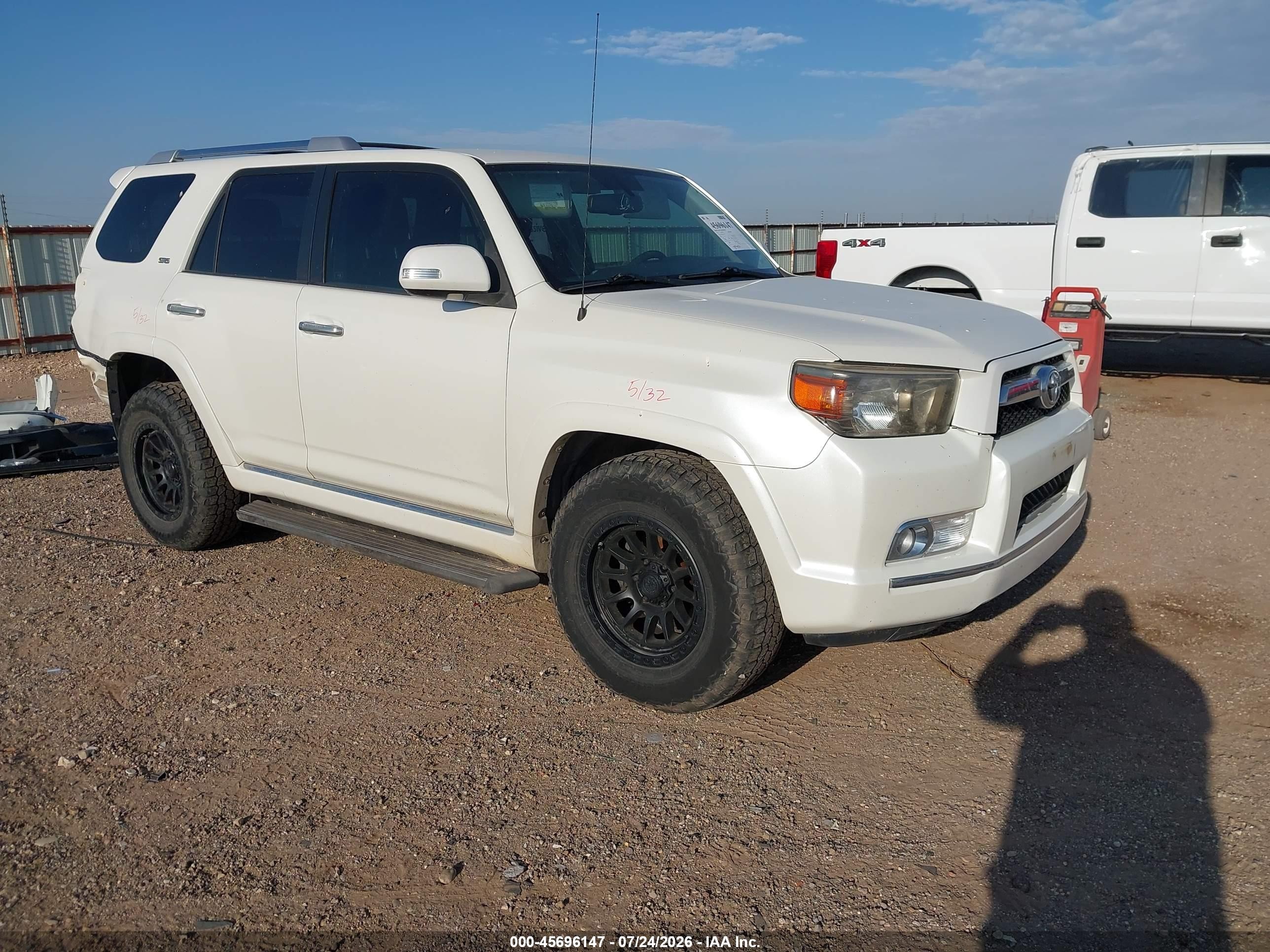 2011 Toyota 4runner Sr5 V6 White vin: JTEZU5JR3B5015213