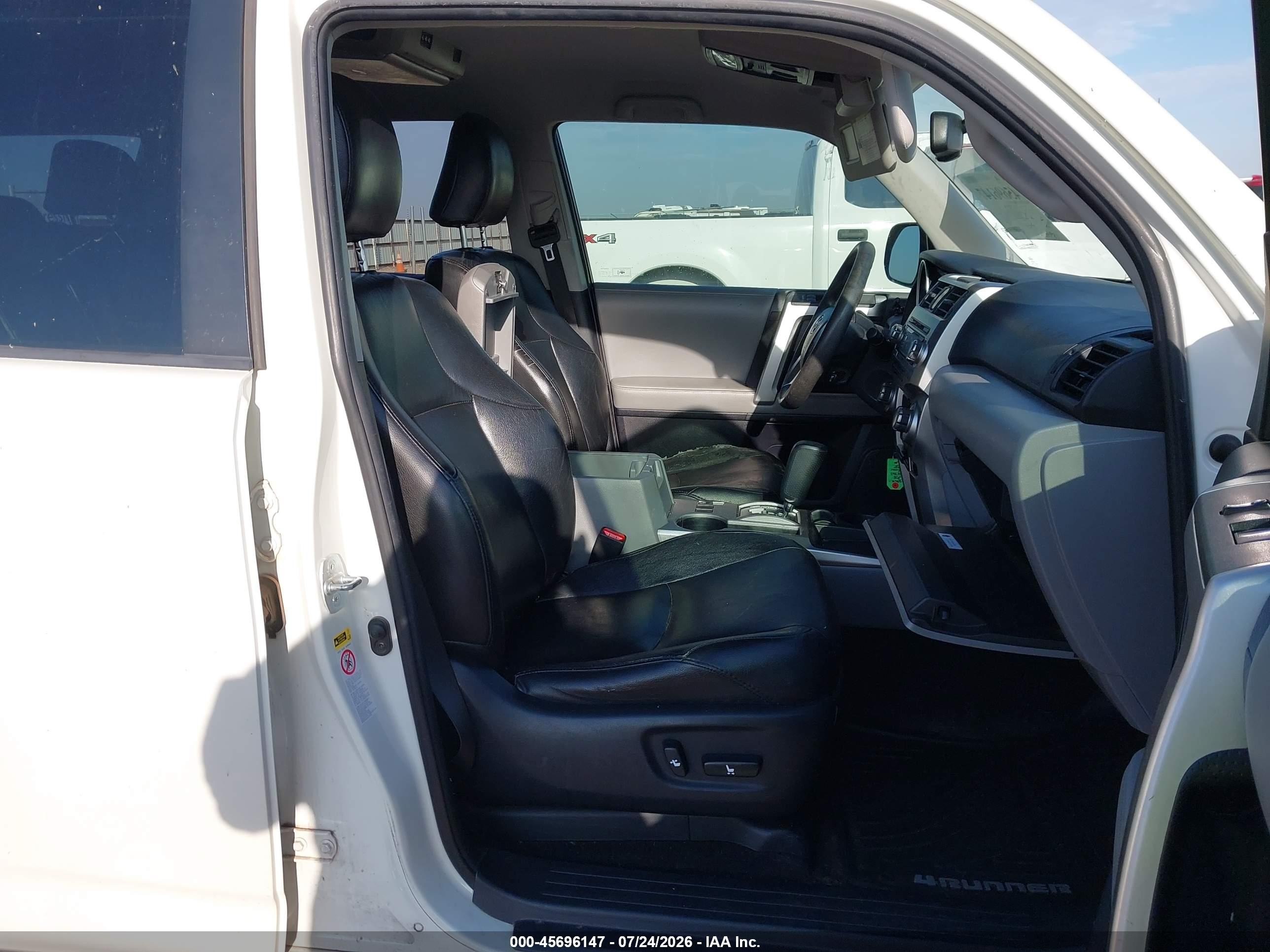 2011 Toyota 4runner Sr5 V6 White vin: JTEZU5JR3B5015213