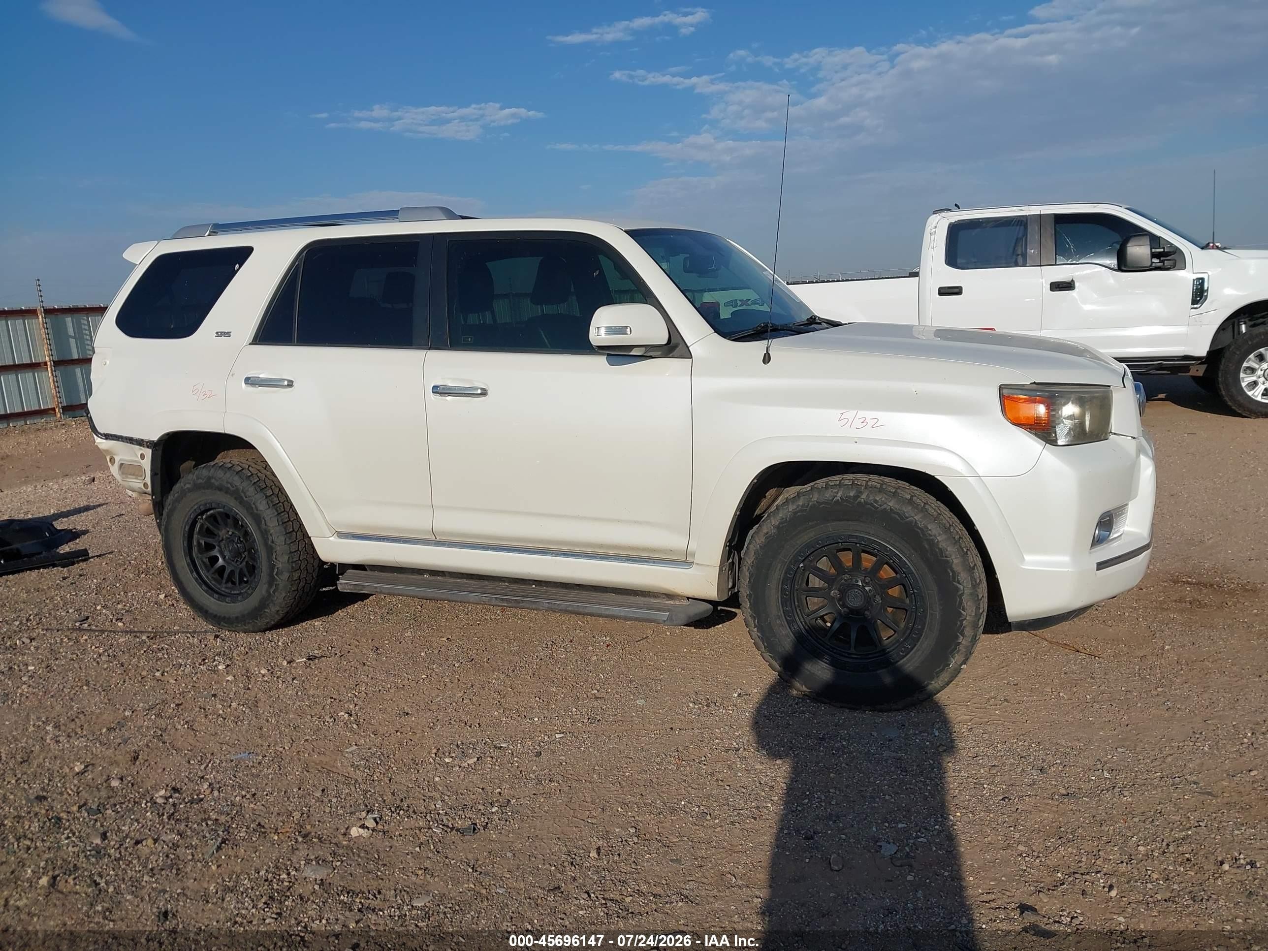 2011 Toyota 4runner Sr5 V6 White vin: JTEZU5JR3B5015213