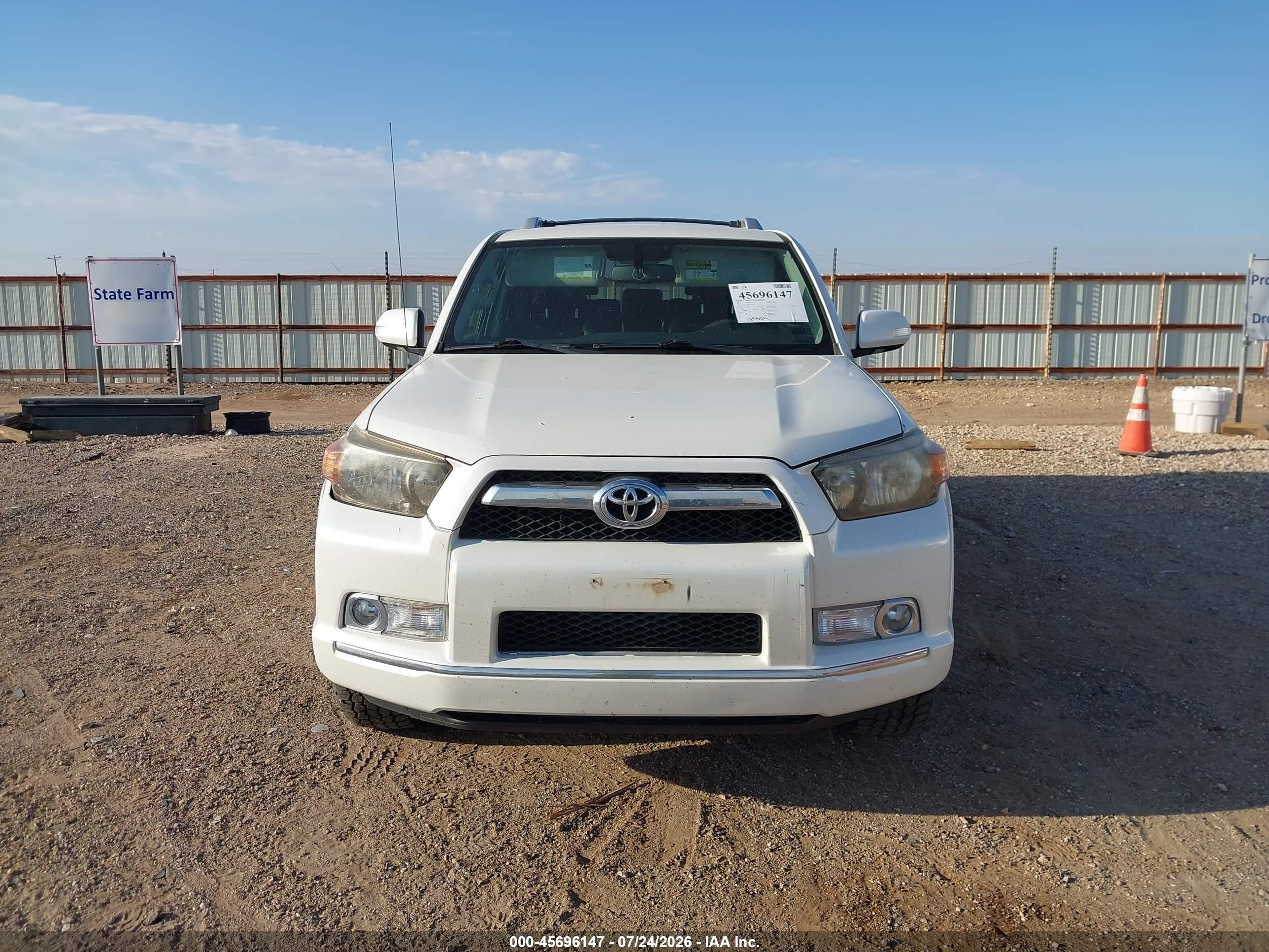 2011 Toyota 4runner Sr5 V6 White vin: JTEZU5JR3B5015213
