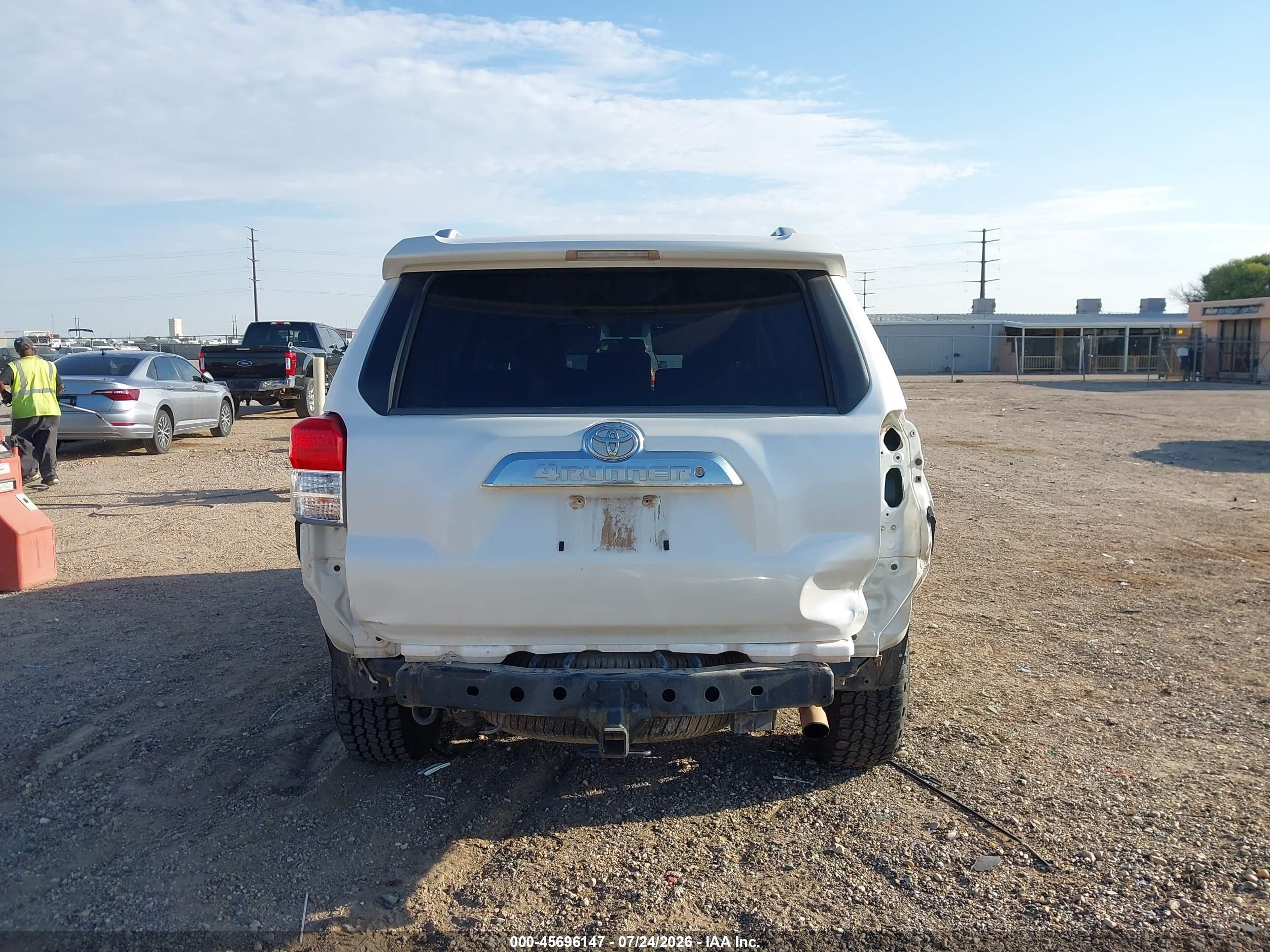 2011 Toyota 4runner Sr5 V6 White vin: JTEZU5JR3B5015213