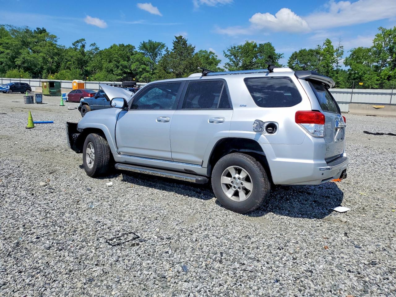2011 Toyota 4runner Sr5 Silver vin: JTEZU5JR3B5015633