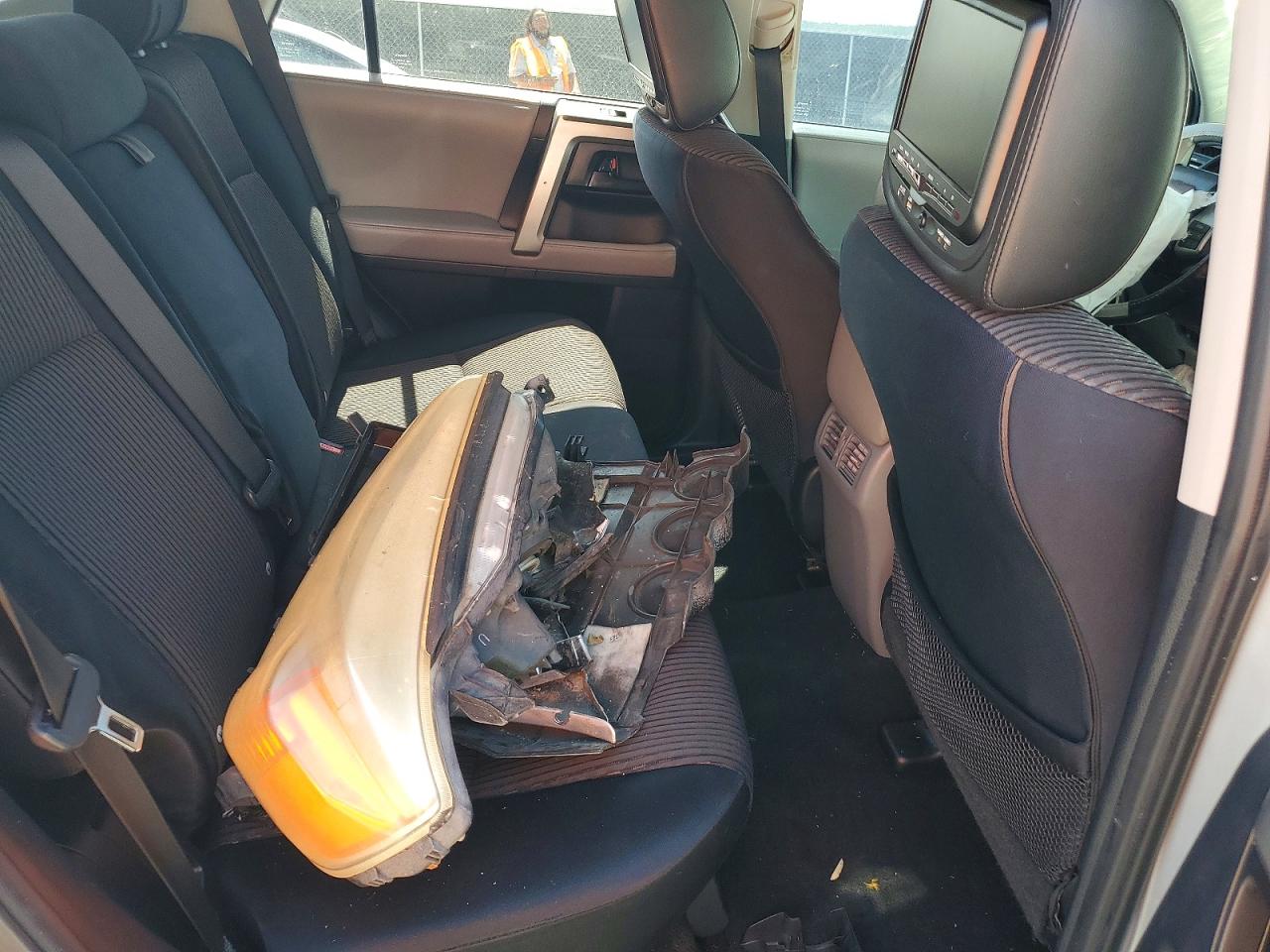 2011 Toyota 4runner Sr5 Silver vin: JTEZU5JR3B5015633