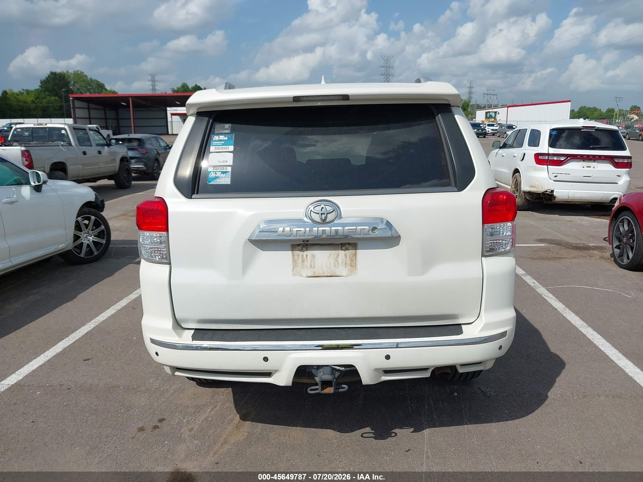 2013 Toyota 4runner Sr5 White vin: JTEZU5JR3D5061787