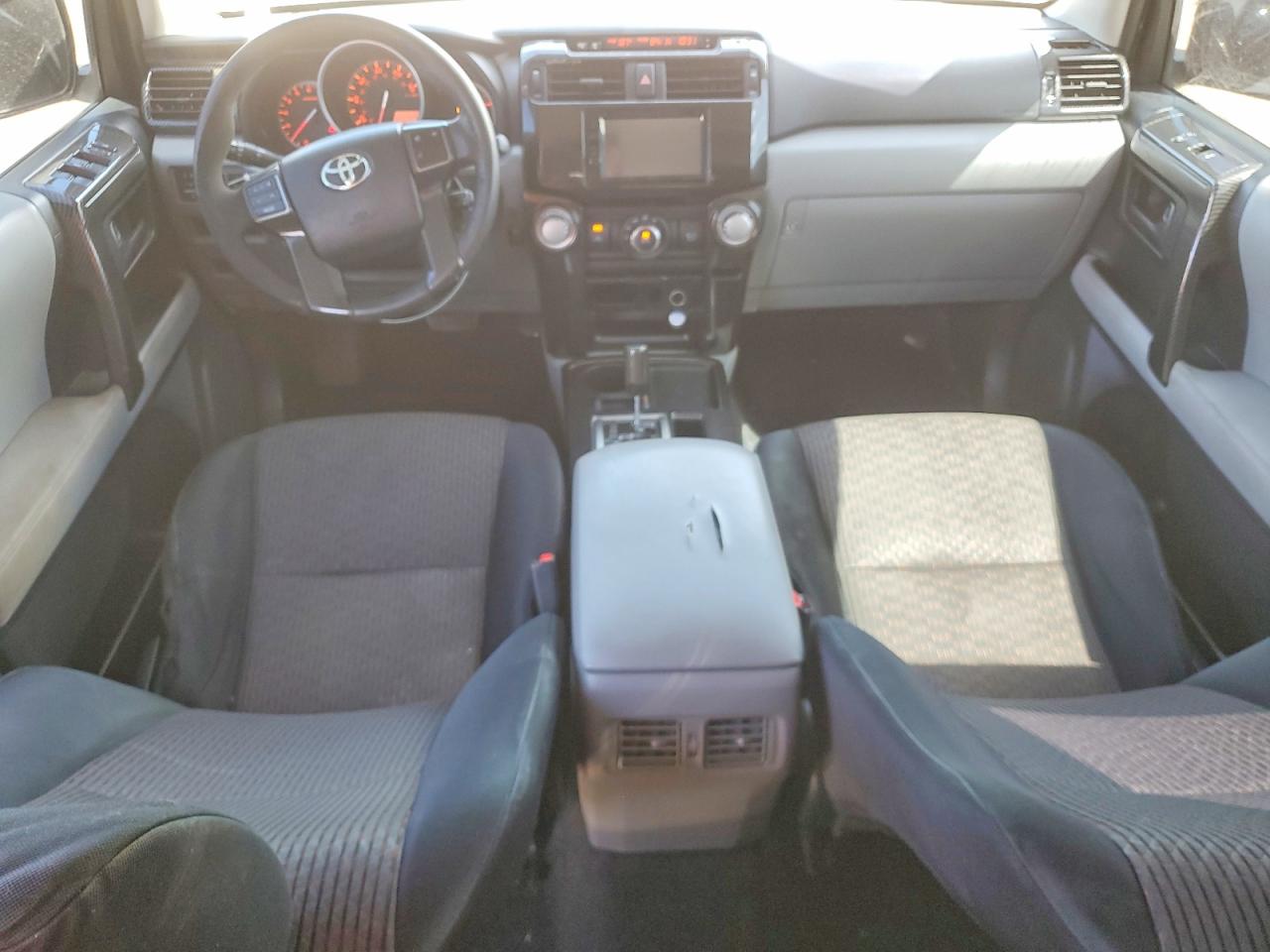 2010 Toyota 4runner Sr5 Silver vin: JTEZU5JR4A5000802