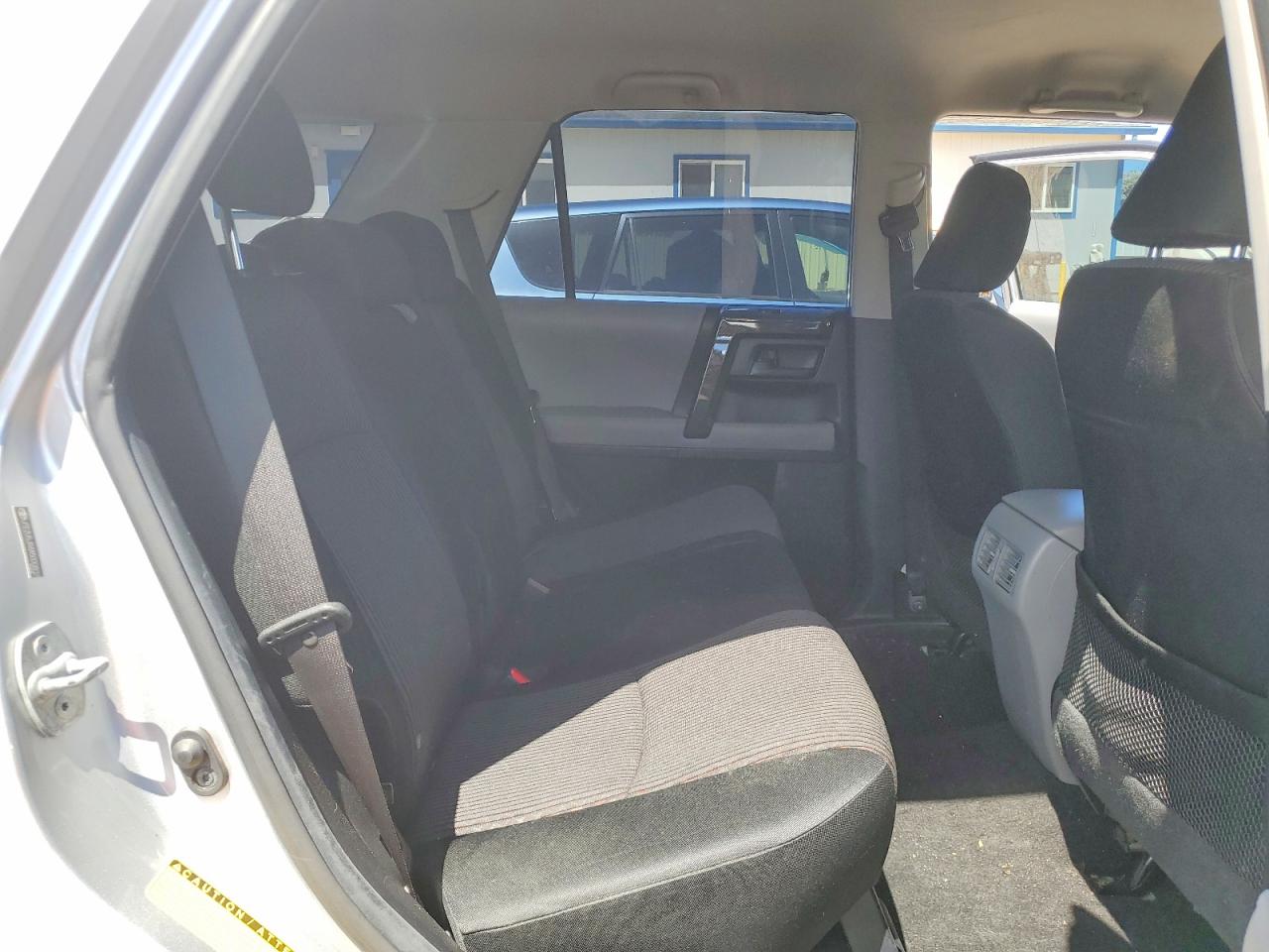 2010 Toyota 4runner Sr5 Silver vin: JTEZU5JR4A5000802