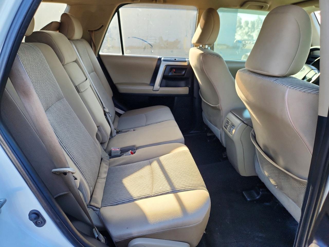 2011 Toyota 4runner Sr5 White vin: JTEZU5JR4B5031839