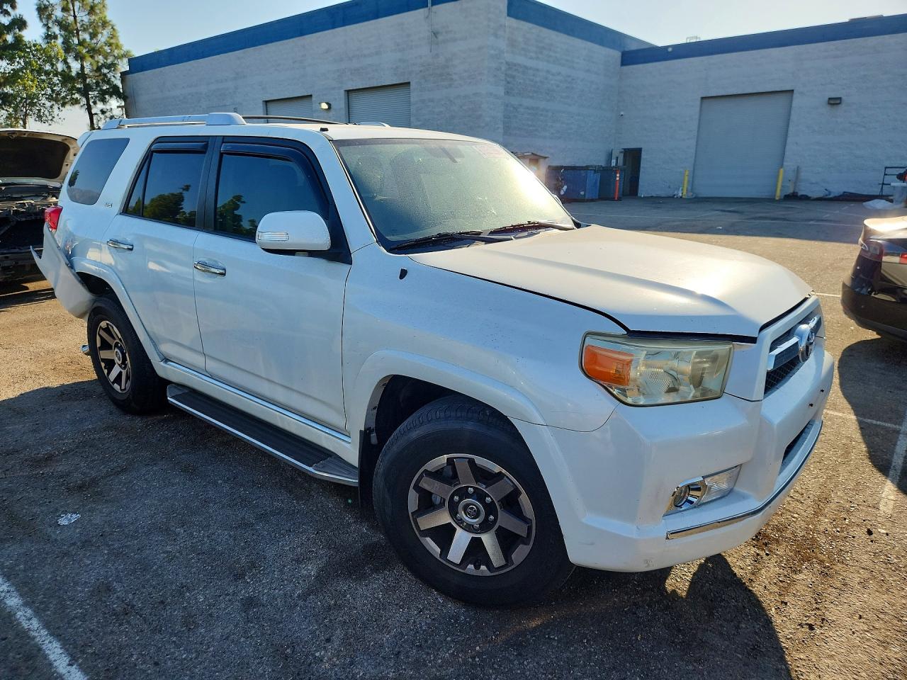 2011 Toyota 4runner Sr5 White vin: JTEZU5JR4B5031839