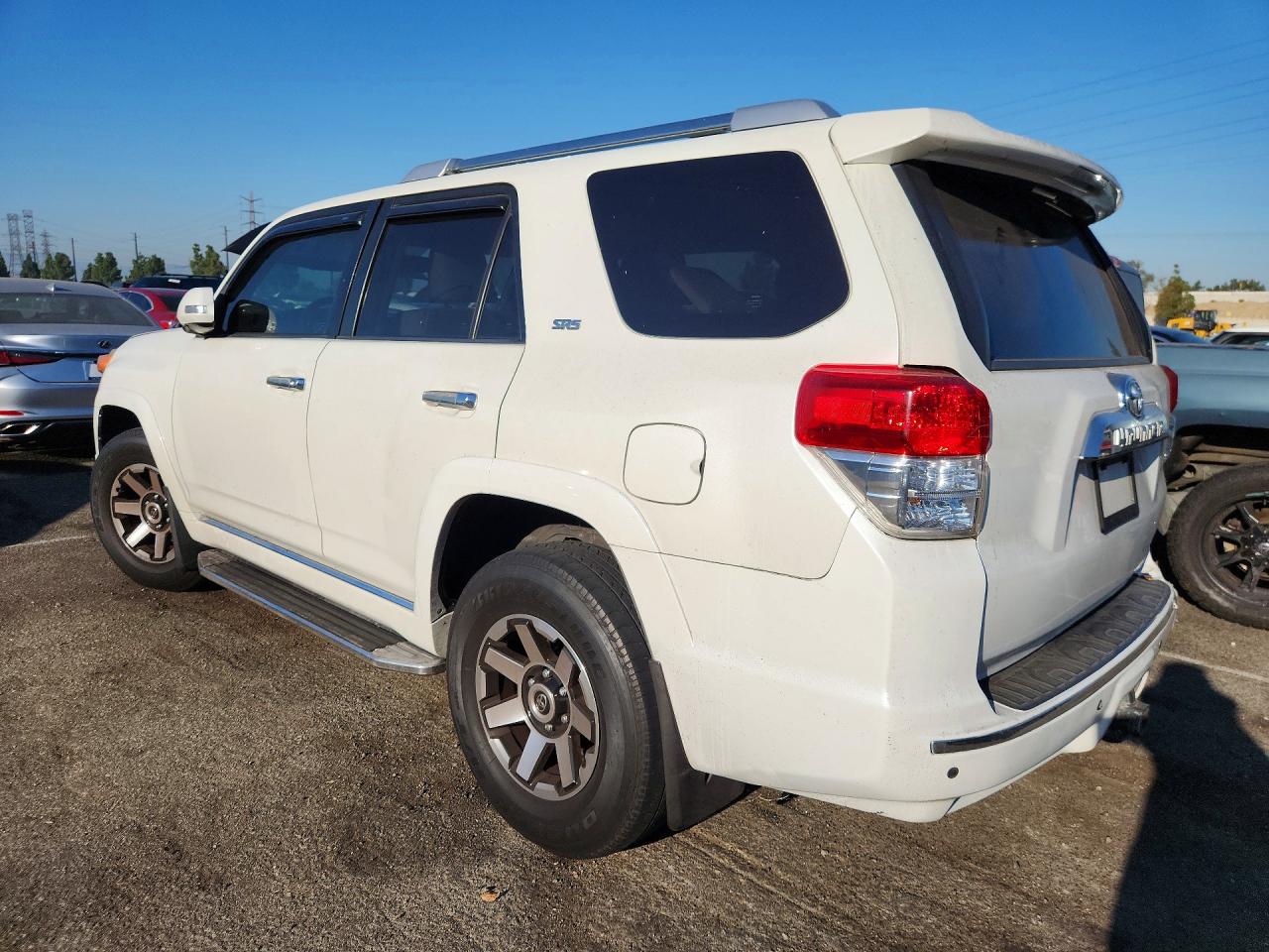 2011 Toyota 4runner Sr5 White vin: JTEZU5JR4B5031839