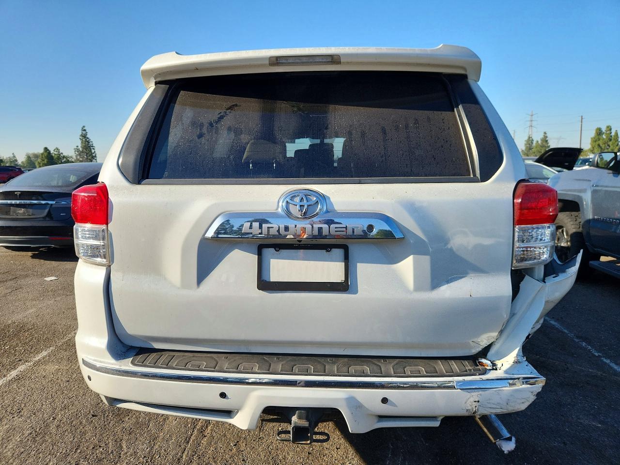 2011 Toyota 4runner Sr5 White vin: JTEZU5JR4B5031839