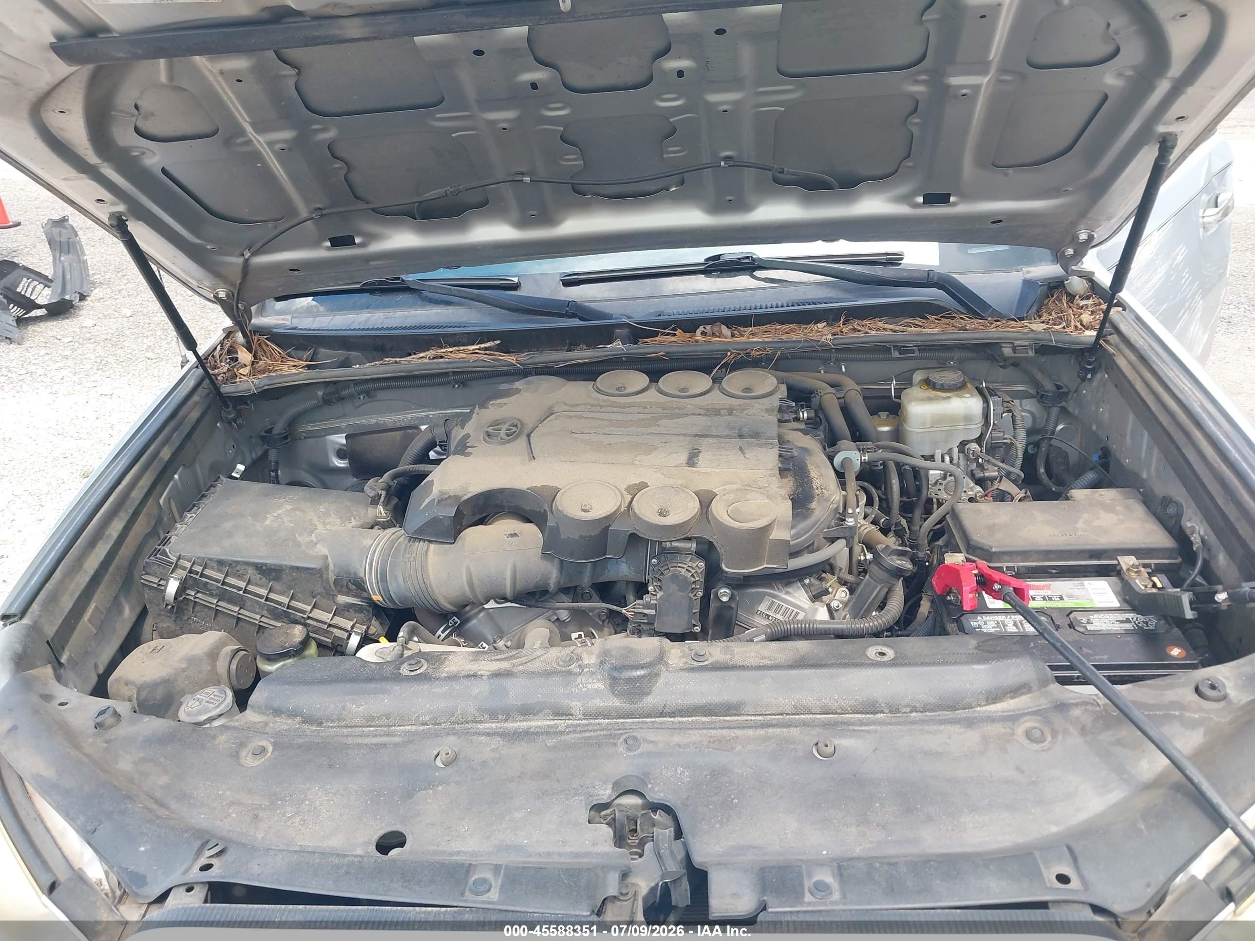 2013 Toyota 4runner Sr5 Silver vin: JTEZU5JR4D5049678