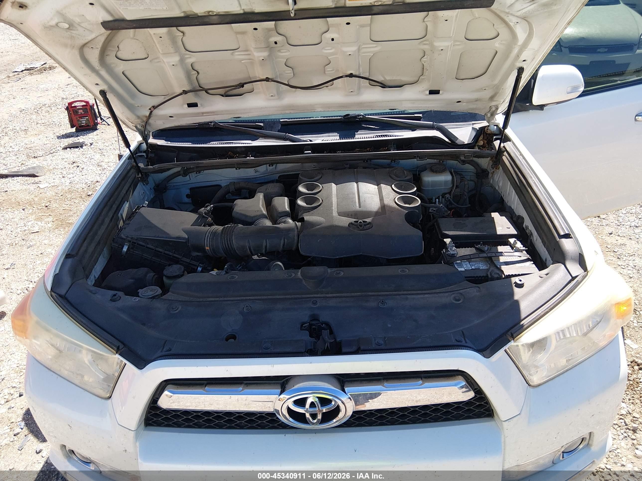 2013 Toyota 4runner Sr5 White vin: JTEZU5JR4D5049809
