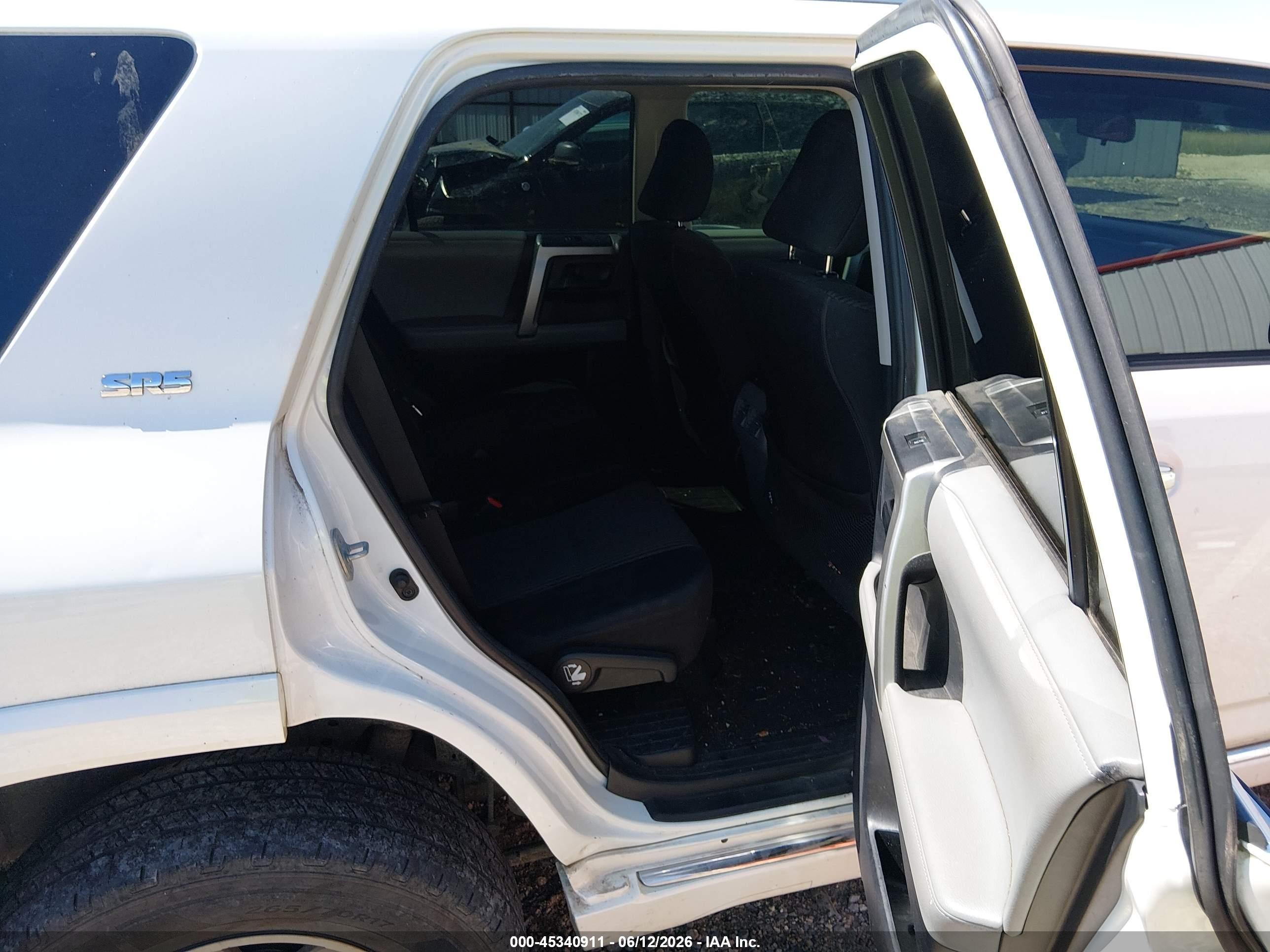 2013 Toyota 4runner Sr5 White vin: JTEZU5JR4D5049809