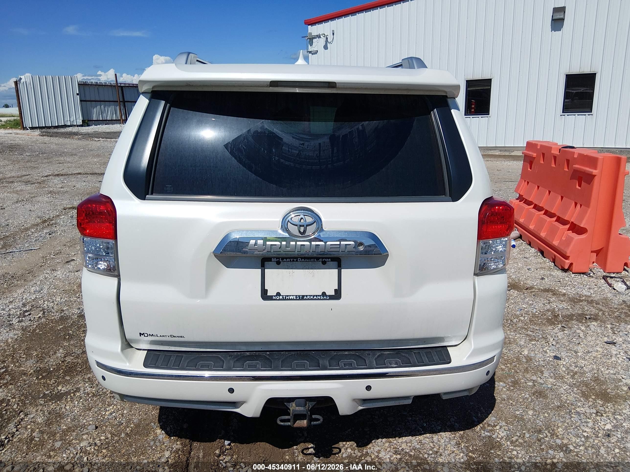 2013 Toyota 4runner Sr5 White vin: JTEZU5JR4D5049809