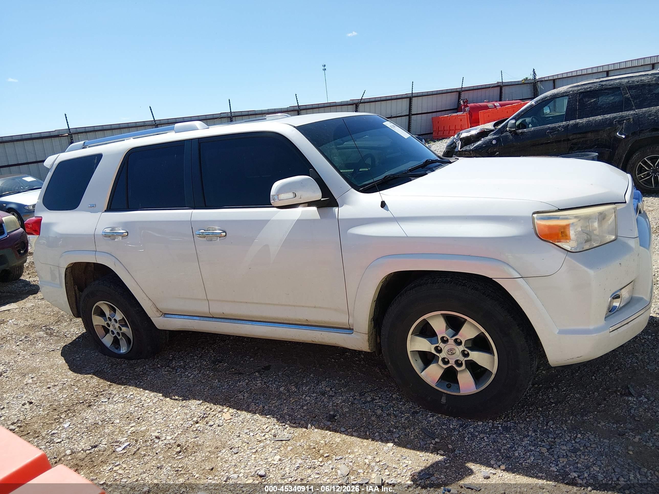 2013 Toyota 4runner Sr5 White vin: JTEZU5JR4D5049809