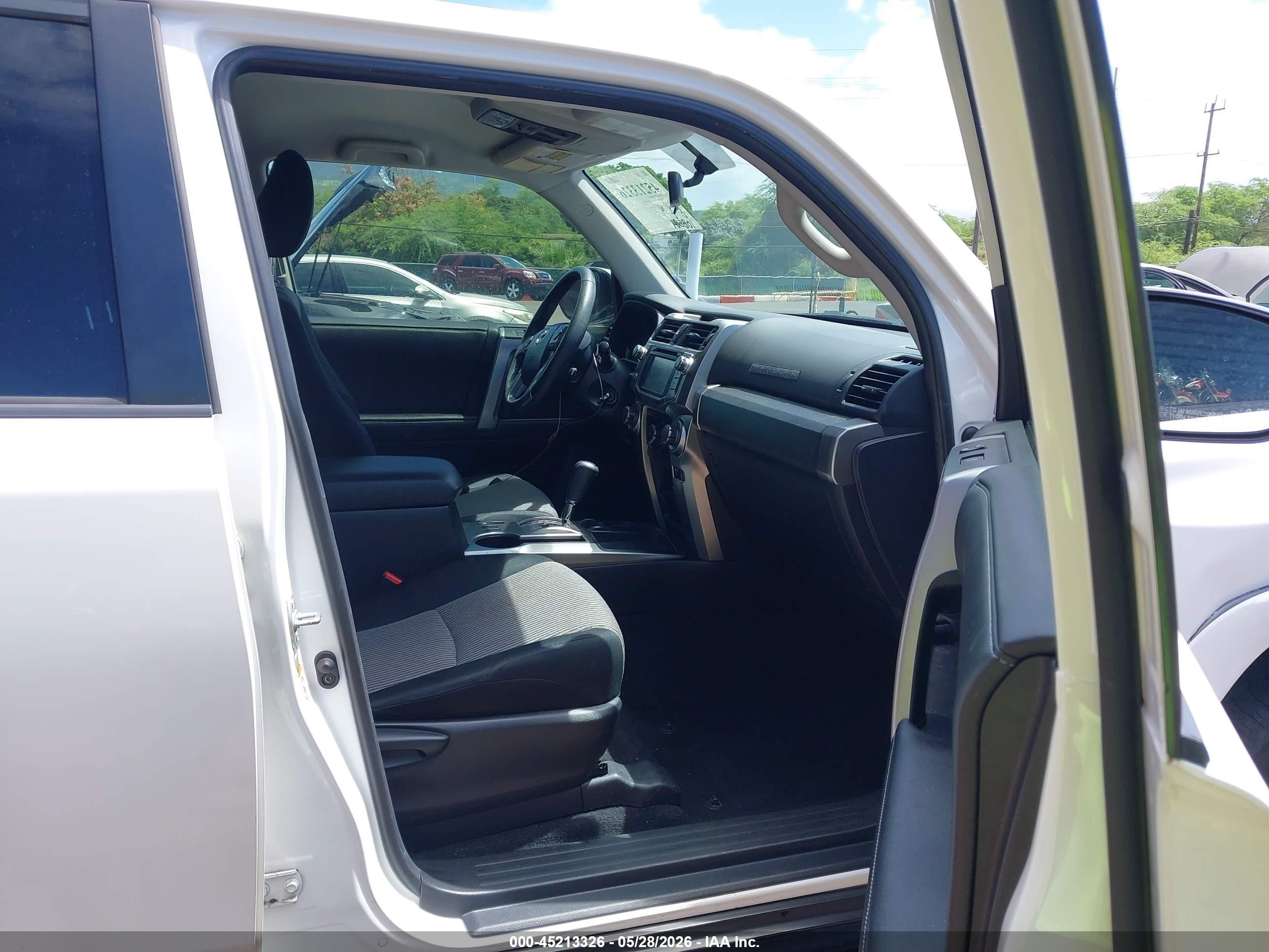 2014 Toyota 4runner Limited/sr5/sr5 Premium White vin: JTEZU5JR4E5080060