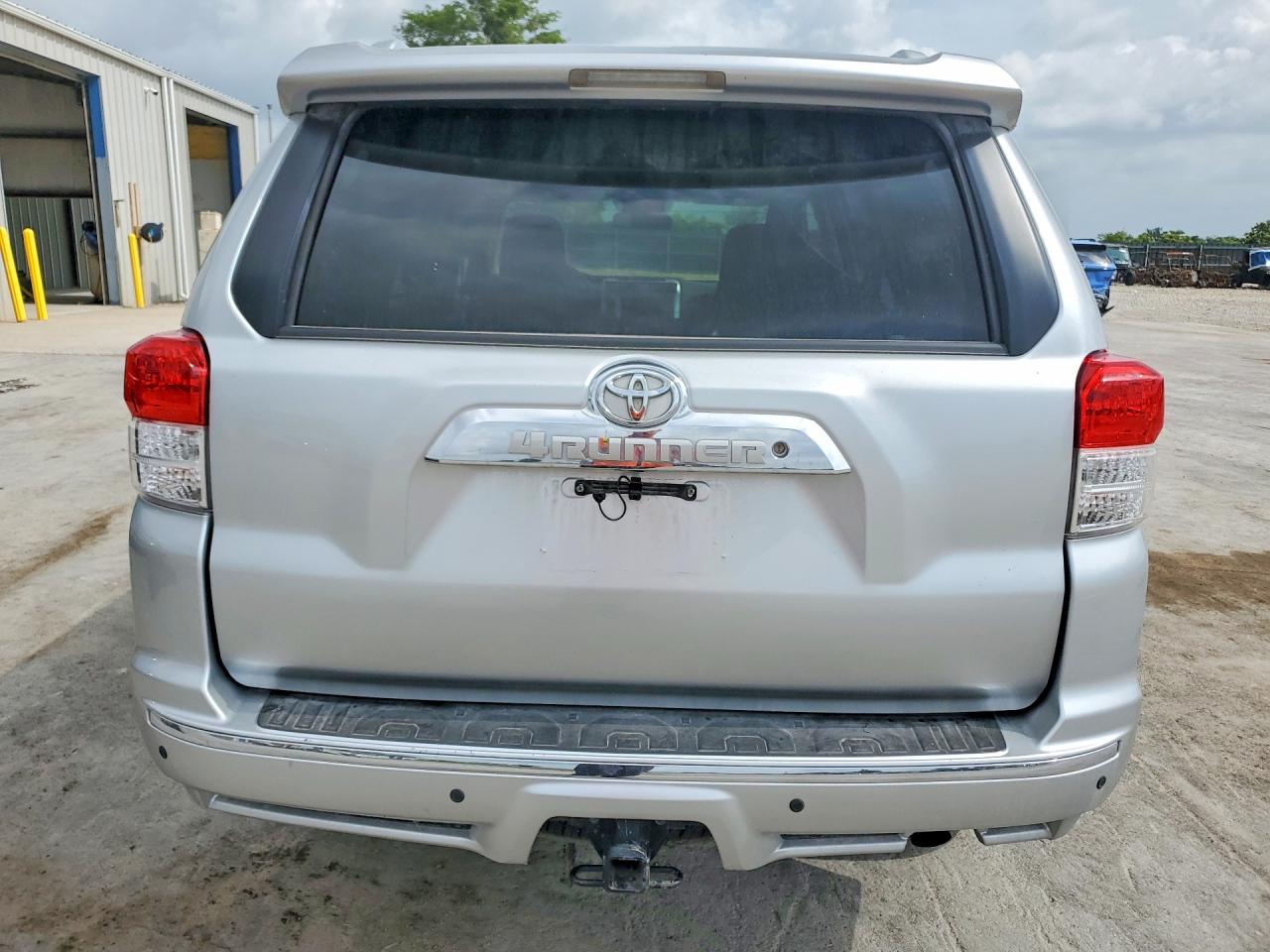 2010 Toyota 4runner Sr5 Silver vin: JTEZU5JR5A5000341