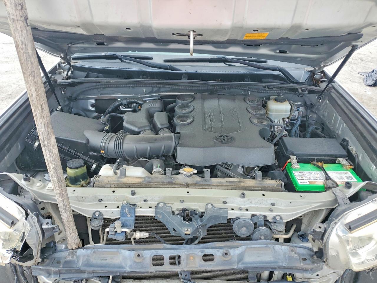 2010 Toyota 4runner Sr5 Silver vin: JTEZU5JR5A5000341
