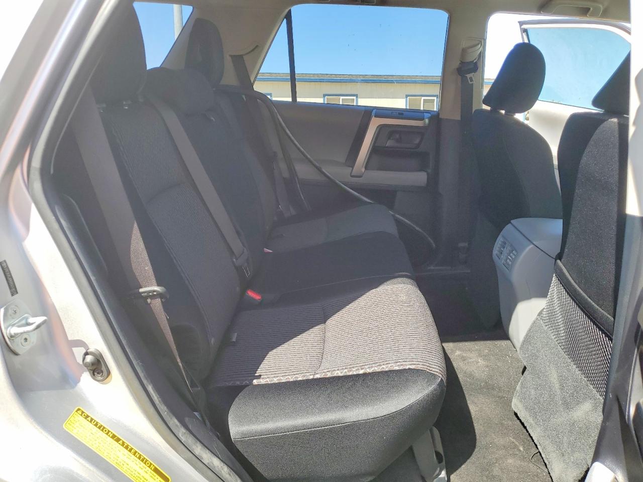 2011 Toyota 4runner Sr5 Silver vin: JTEZU5JR5B5018078