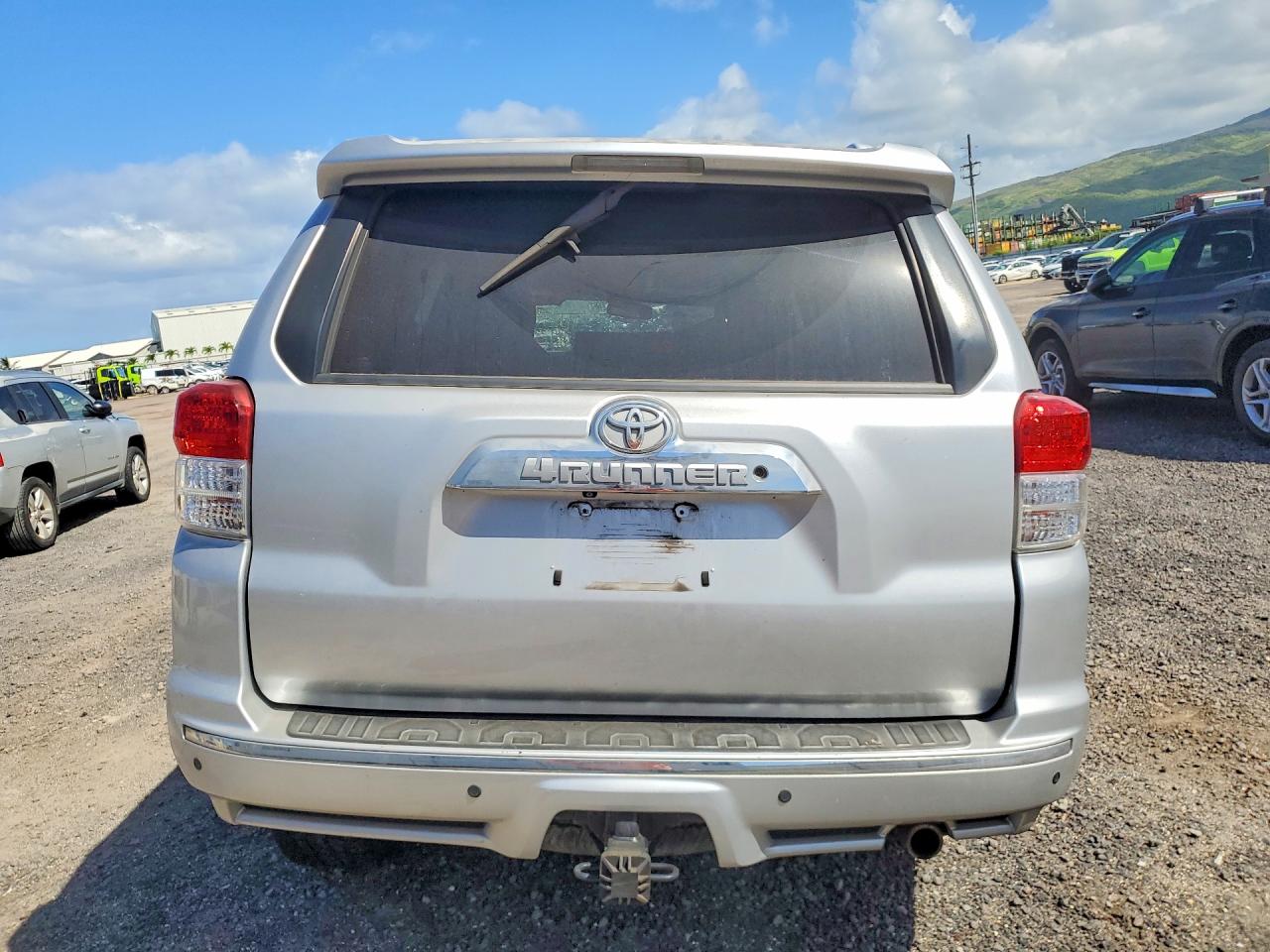 2011 Toyota 4runner Sr5 Silver vin: JTEZU5JR5B5018078