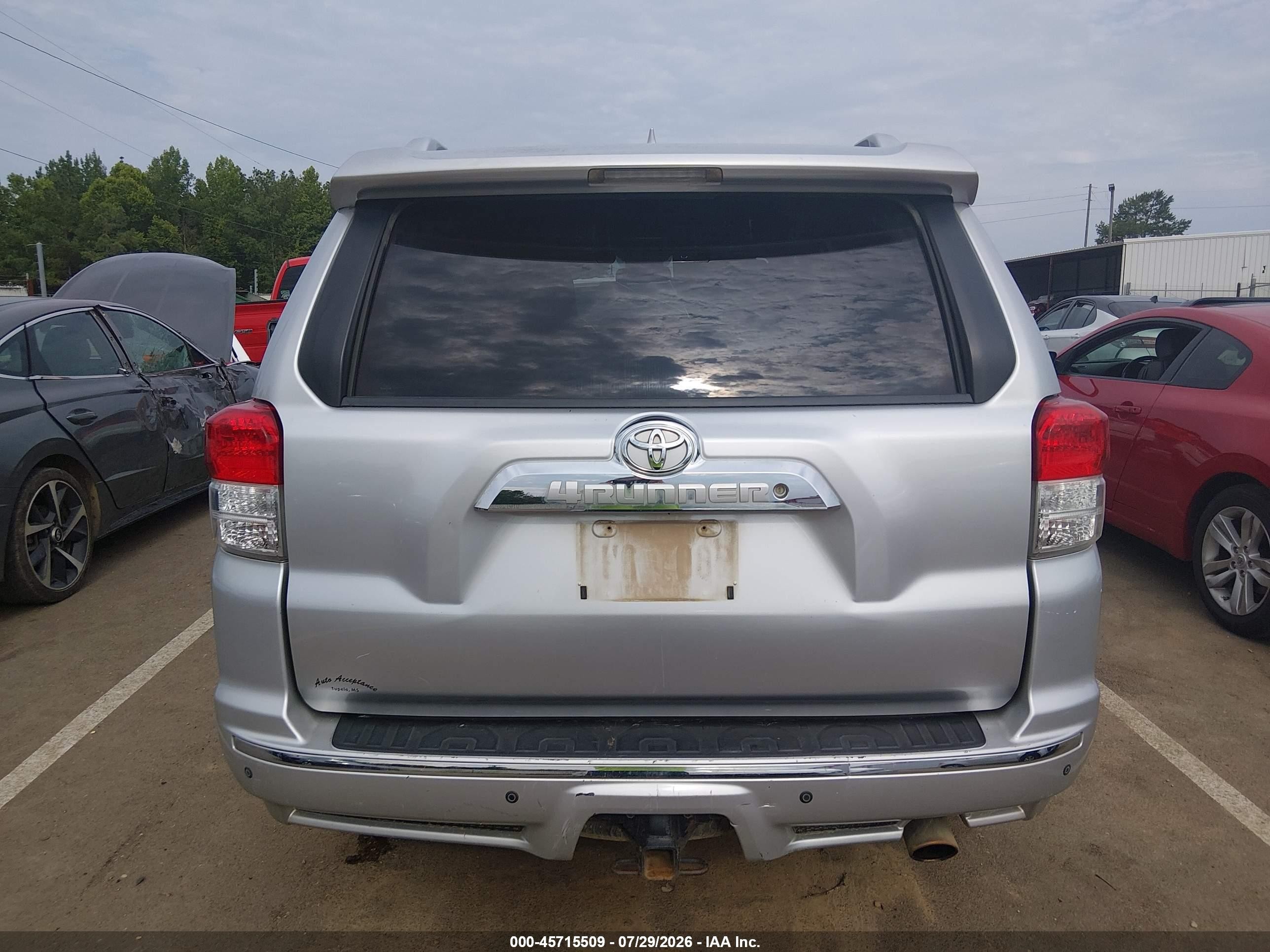 2011 Toyota 4runner Sr5 V6 Silver vin: JTEZU5JR5B5026729