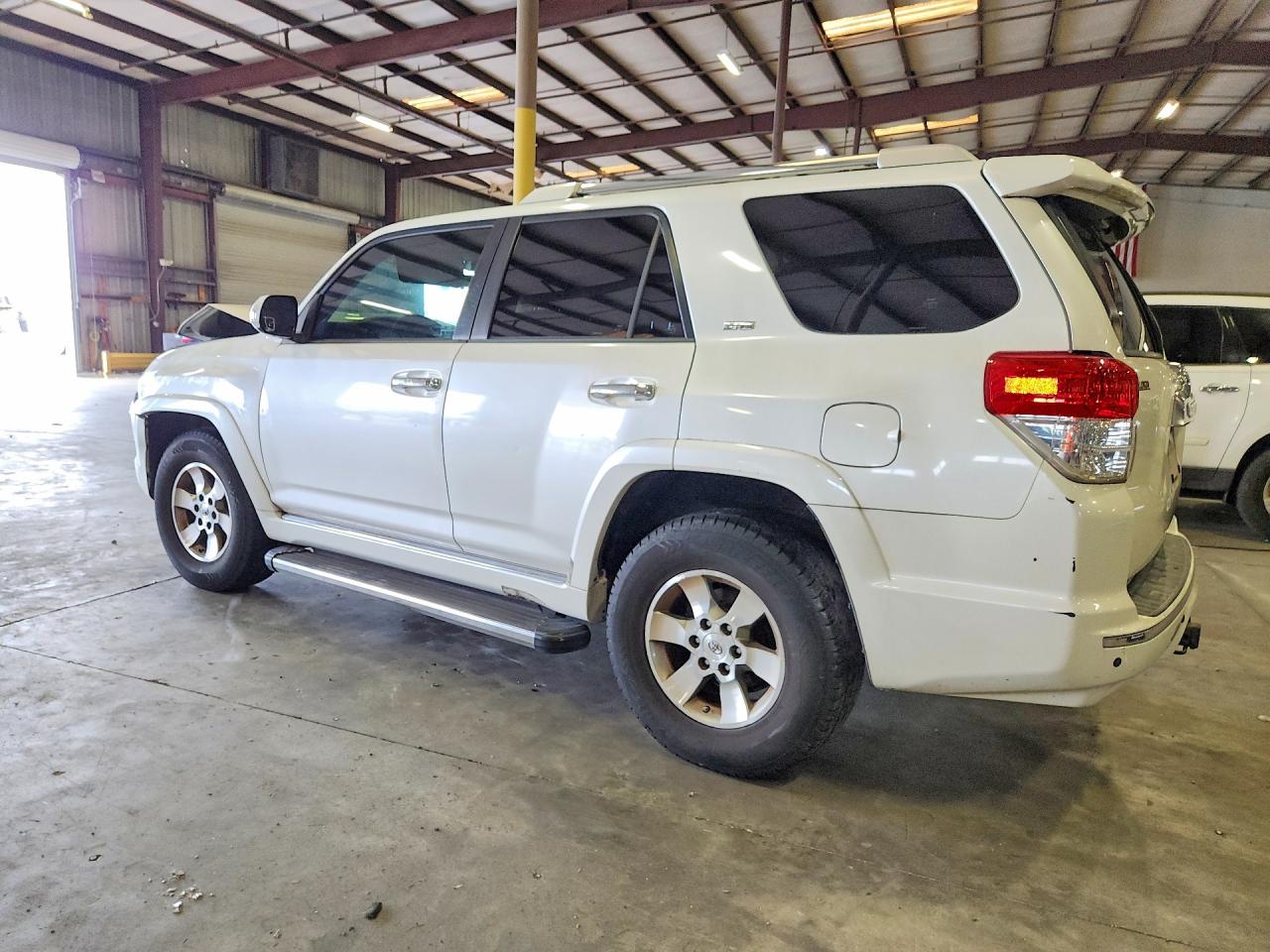 2013 Toyota 4runner Sr5 Белый vin: JTEZU5JR5D5059197
