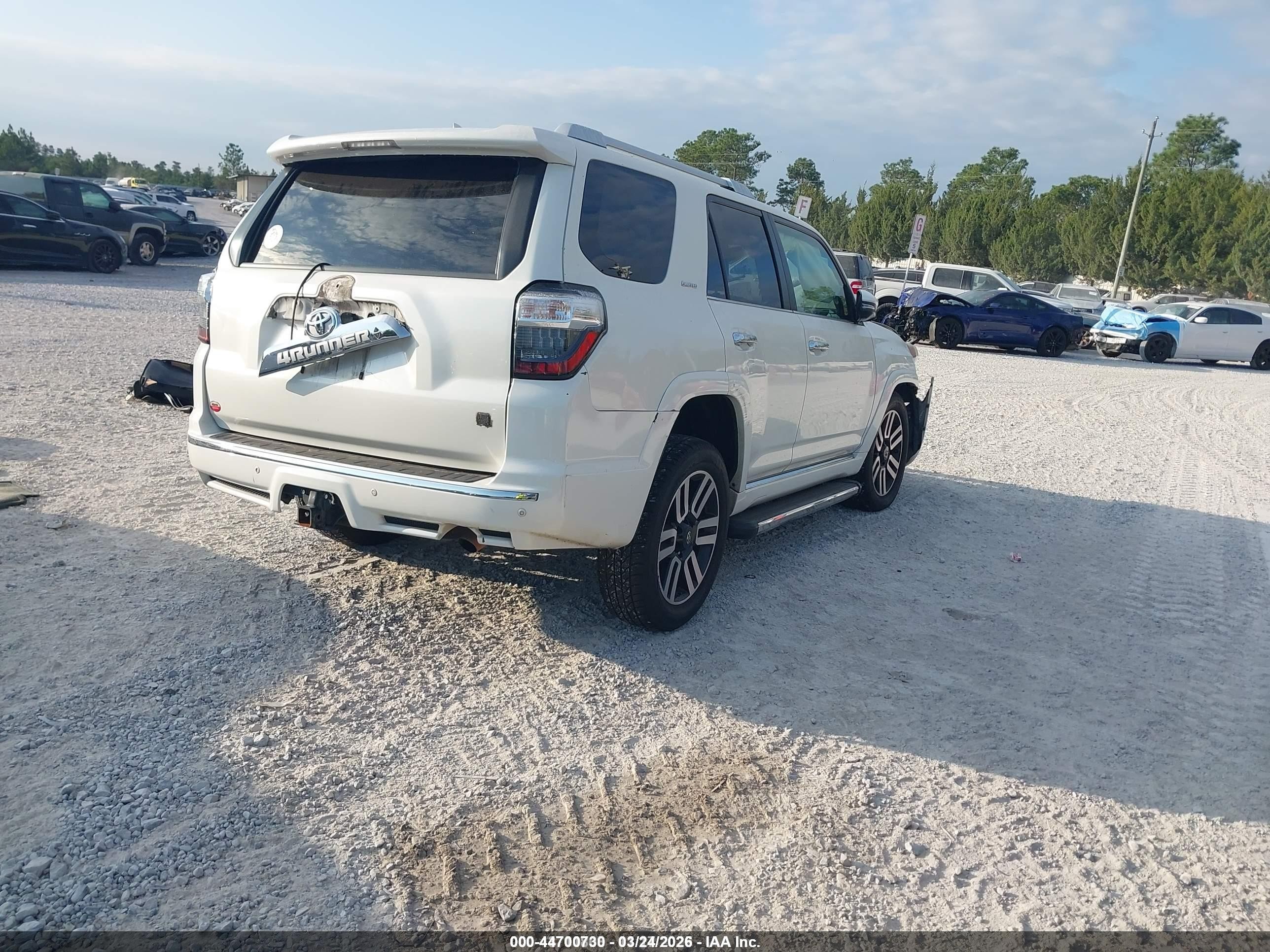 2015 Toyota 4runner Limited White vin: JTEZU5JR5F5093028