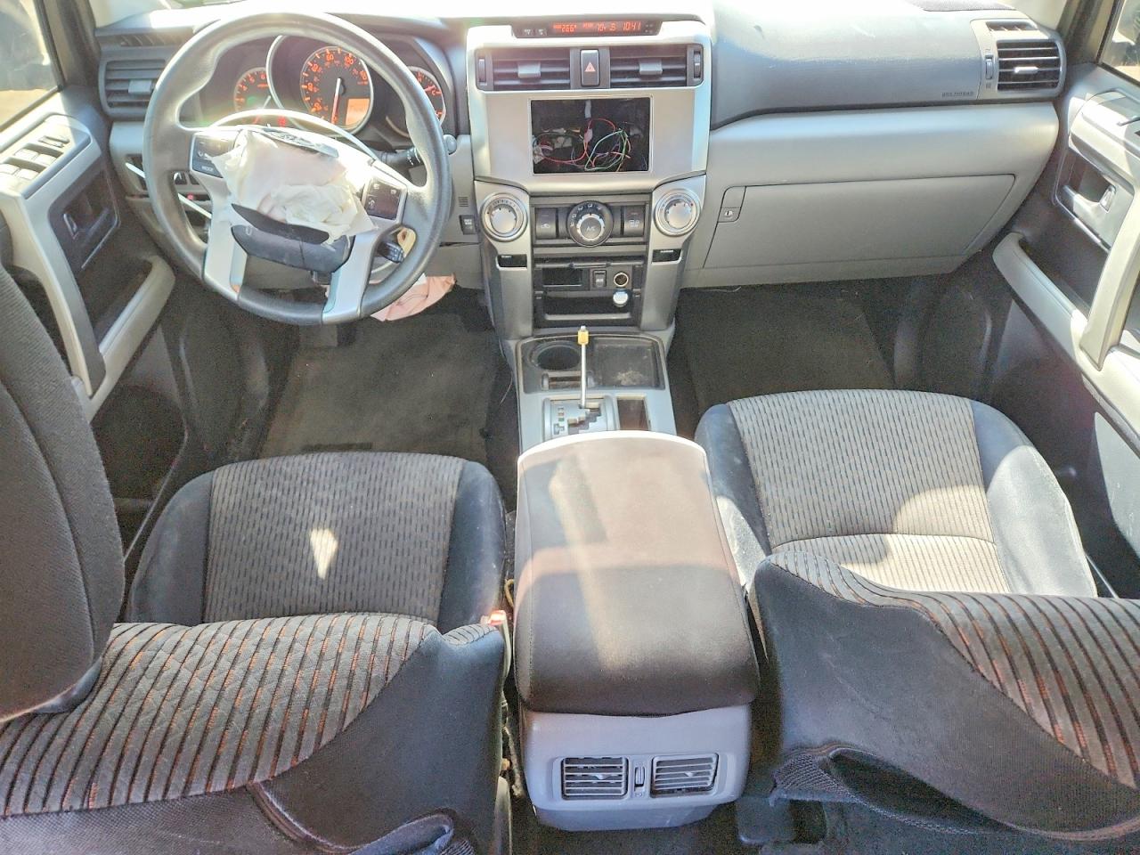 2010 Toyota 4runner Sr5 Серебряный vin: JTEZU5JR6A5006536