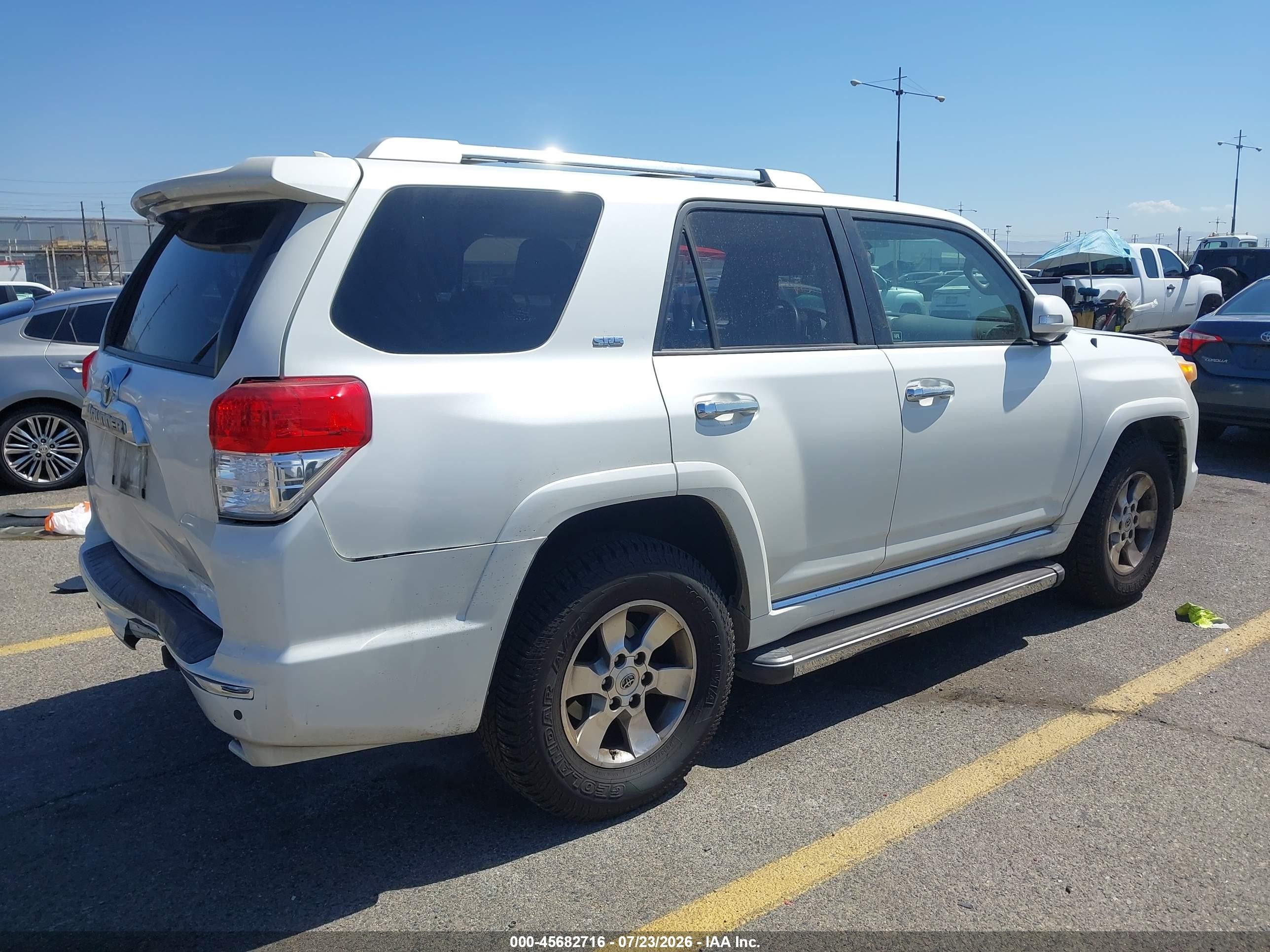 2011 Toyota 4runner Sr5 V6 Белый vin: JTEZU5JR6B5021149