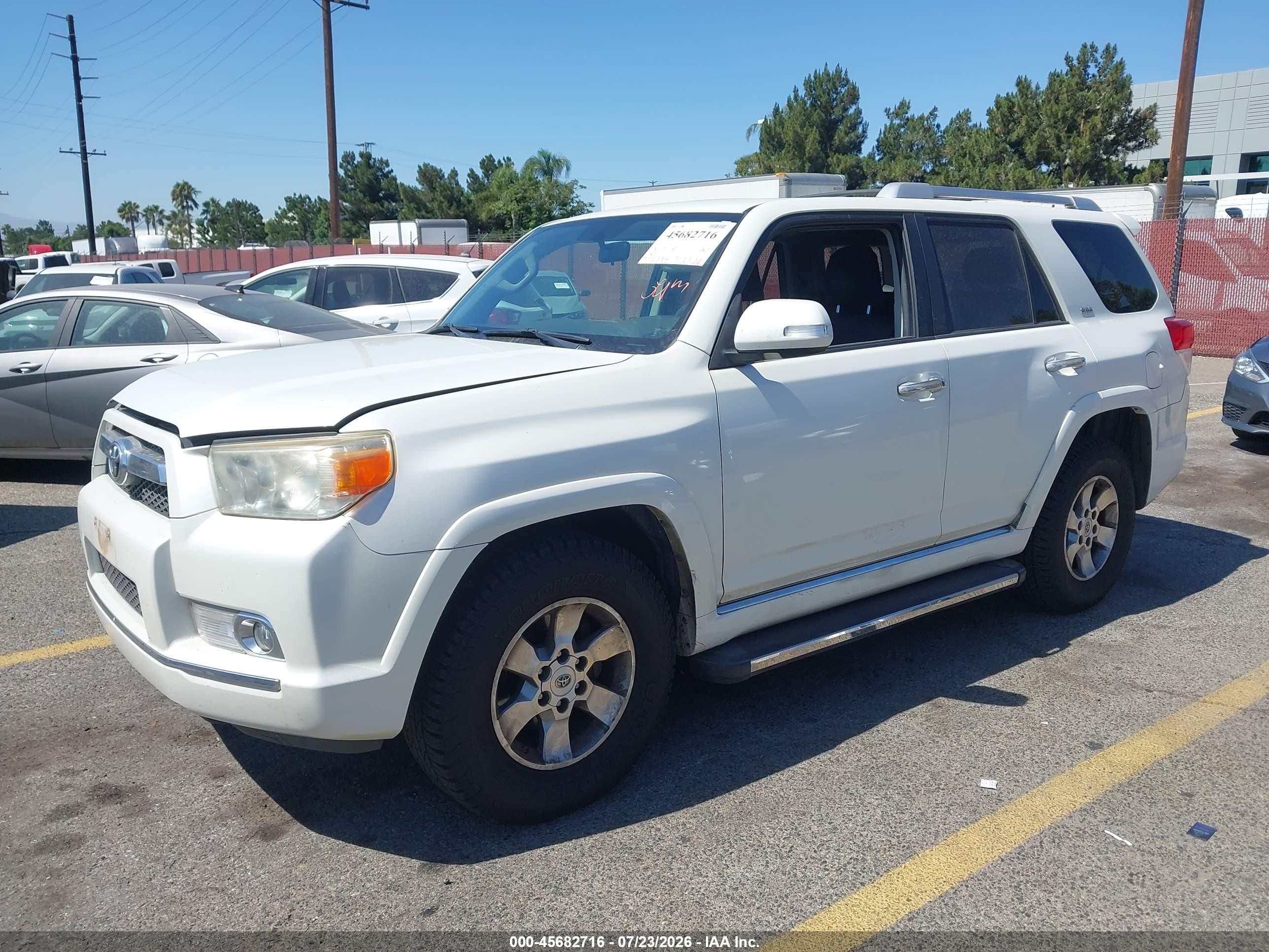 2011 Toyota 4runner Sr5 V6 Белый vin: JTEZU5JR6B5021149