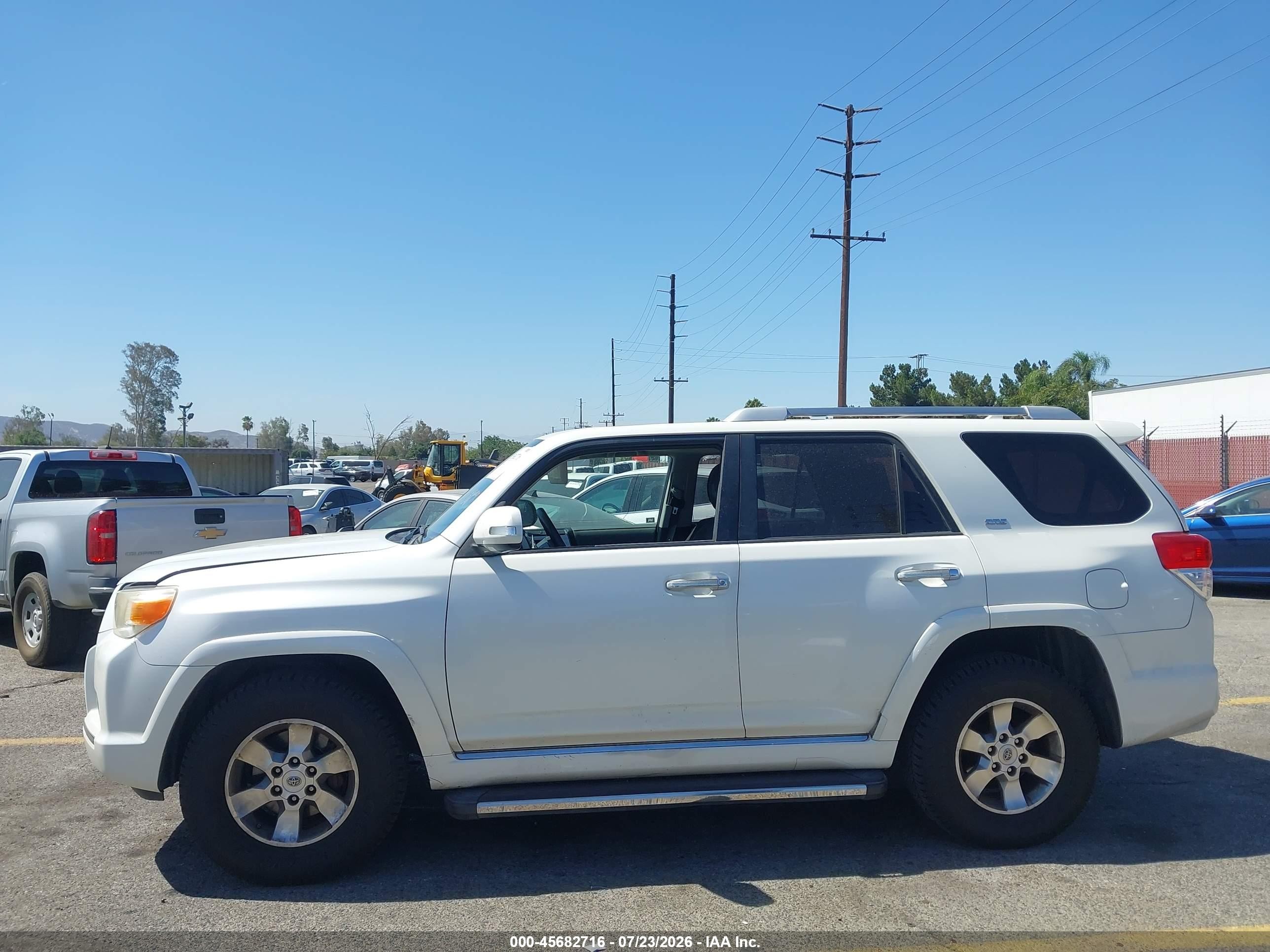 2011 Toyota 4runner Sr5 V6 Белый vin: JTEZU5JR6B5021149