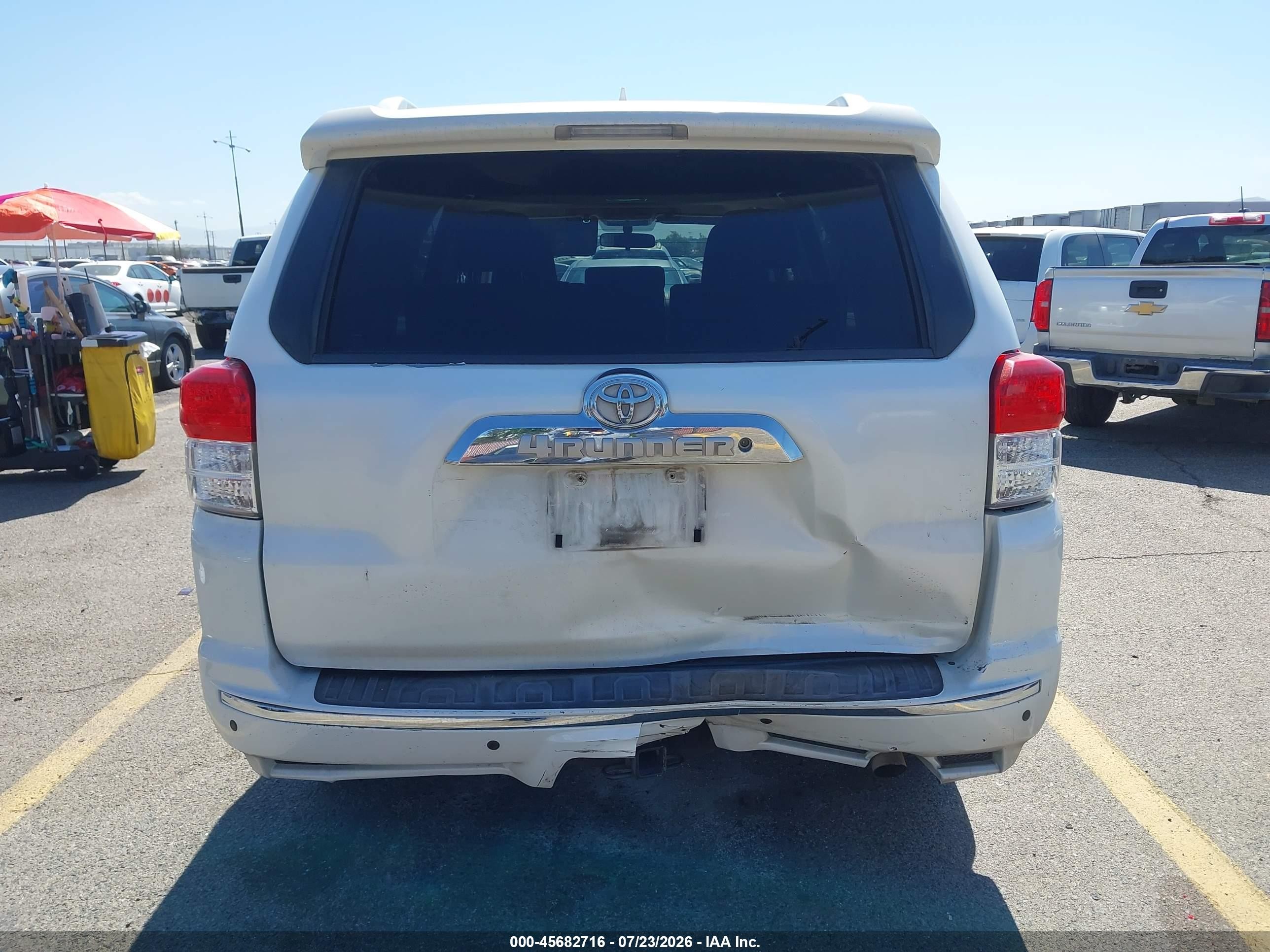 2011 Toyota 4runner Sr5 V6 Белый vin: JTEZU5JR6B5021149