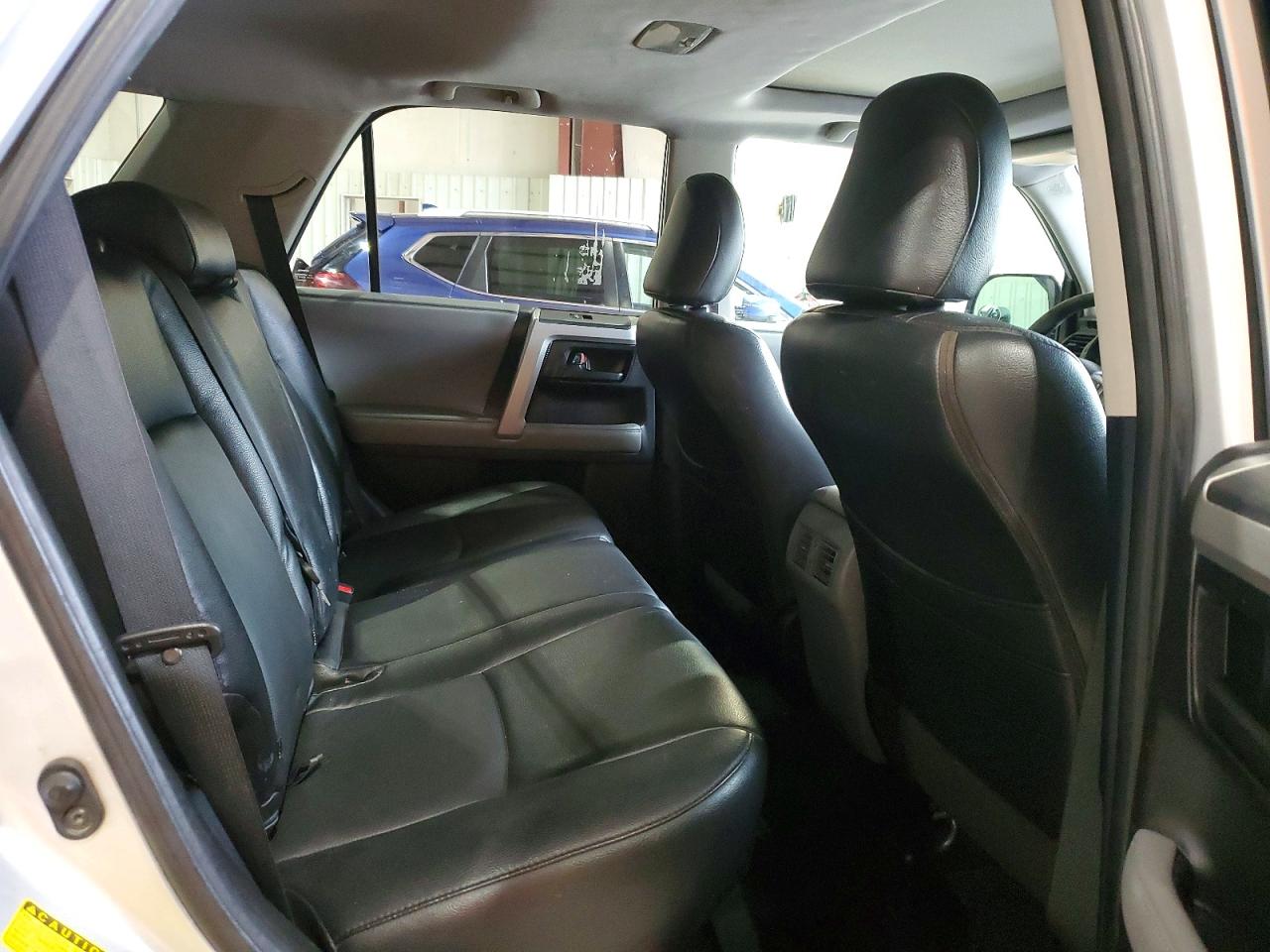 2011 Toyota 4runner Sr5 Silver vin: JTEZU5JR6B5021832
