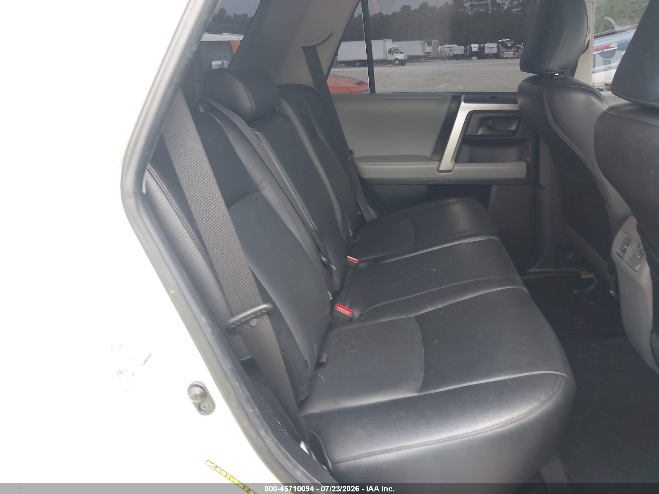 2013 Toyota 4runner Sr5 Белый vin: JTEZU5JR6D5055062