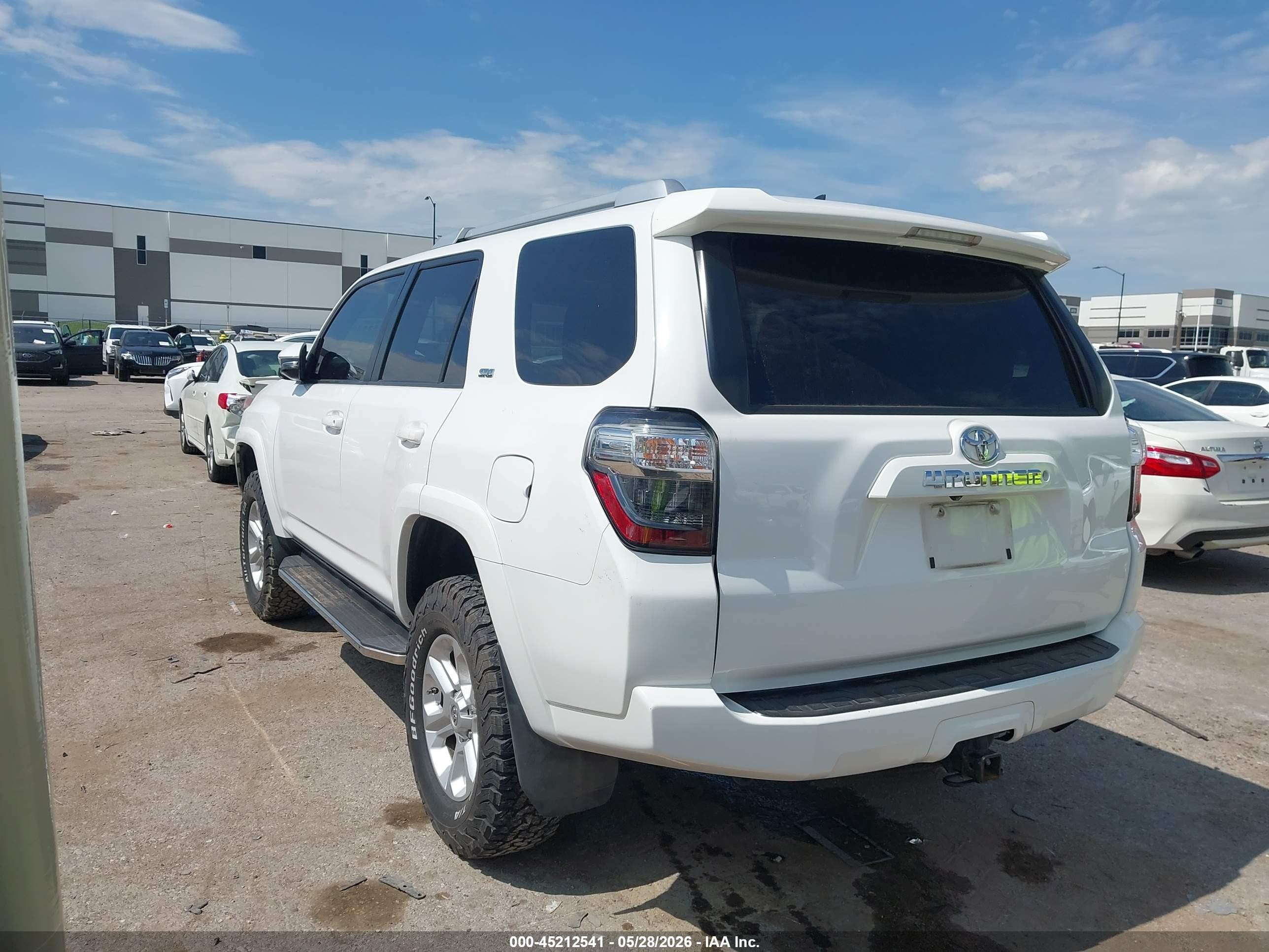 2015 Toyota 4runner Sr5 Premium White vin: JTEZU5JR6F5100858
