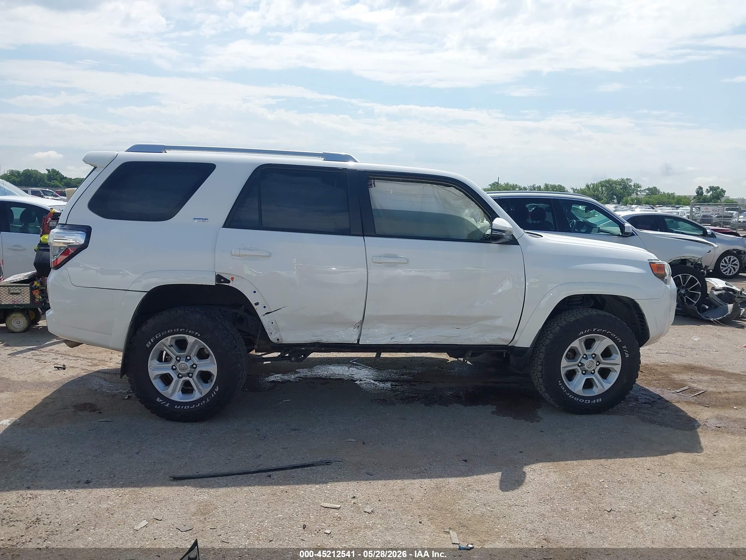2015 Toyota 4runner Sr5 Premium White vin: JTEZU5JR6F5100858
