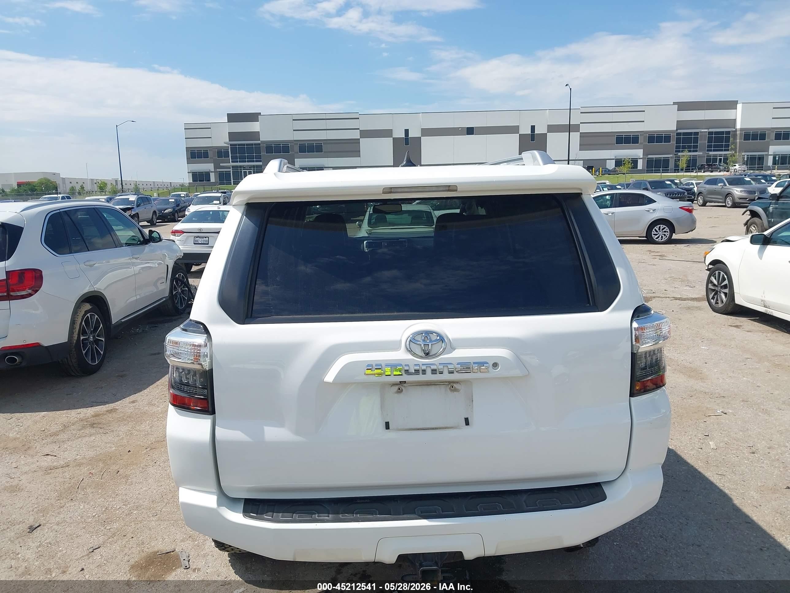 2015 Toyota 4runner Sr5 Premium White vin: JTEZU5JR6F5100858