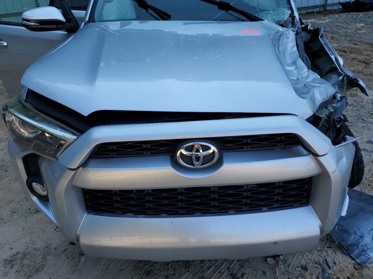 2018 Toyota 4runner Sr5 Серебряный vin: JTEZU5JR6J5169803